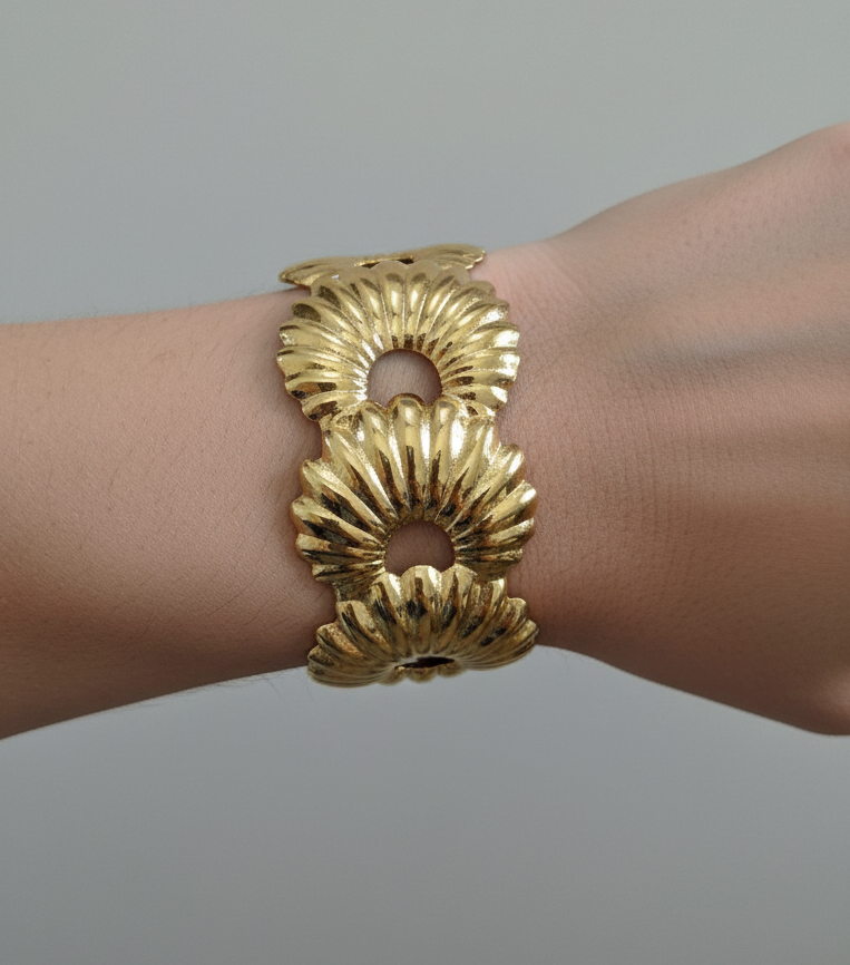 Antitarnish Bold Shell Design Cuff Bracelet 18K Gold Plated