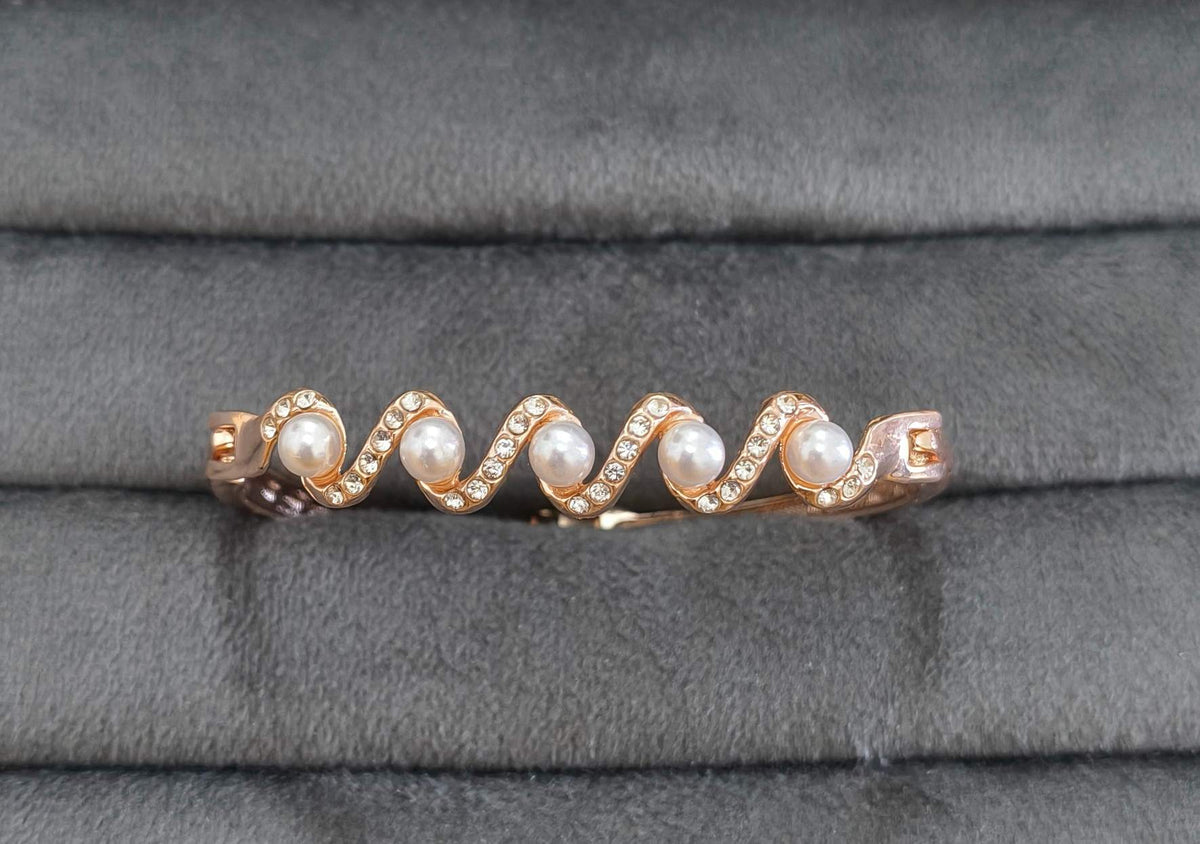 Antitarnish Bracelet Pearls with Wavy Shape 18K Gold Plated