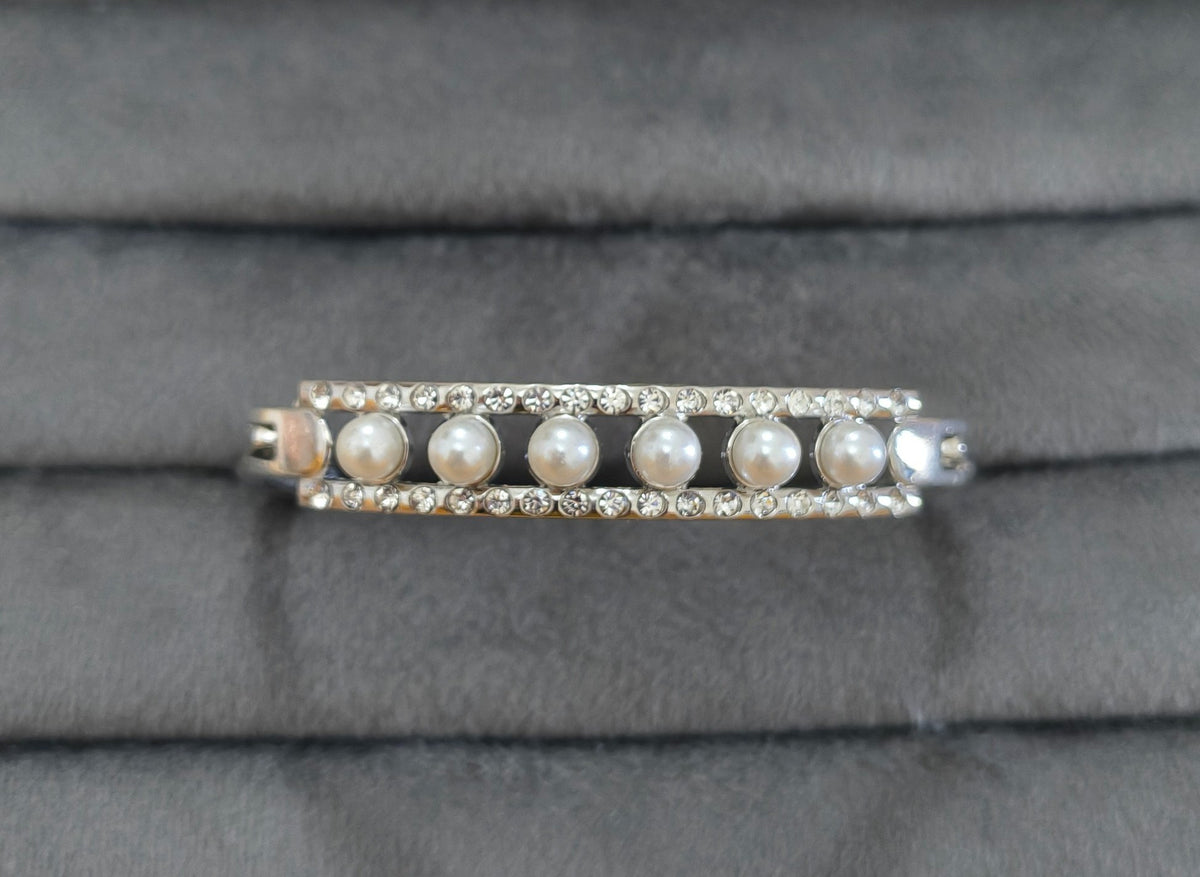 Antitarnish Bracelet Stylish AD Stone Style 18k Gold Plated