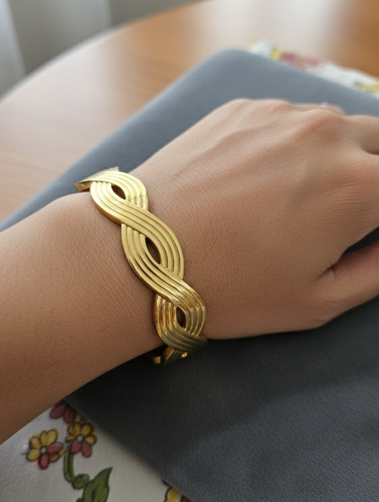 Antitarnish Braided Side Openable Bracelet 18K Gold Plated