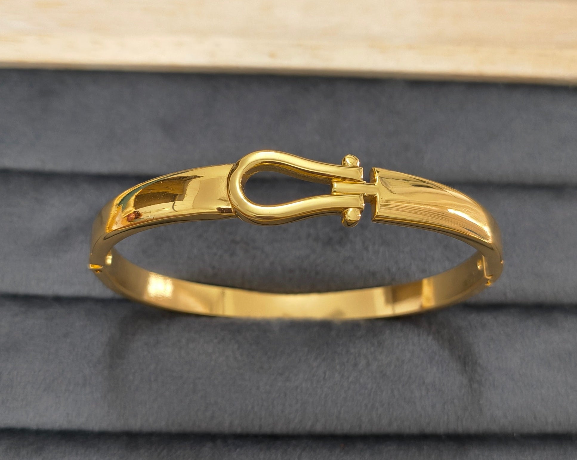 Antitarnish Buckle Clasp Style Bracelet 18K Gold Plated