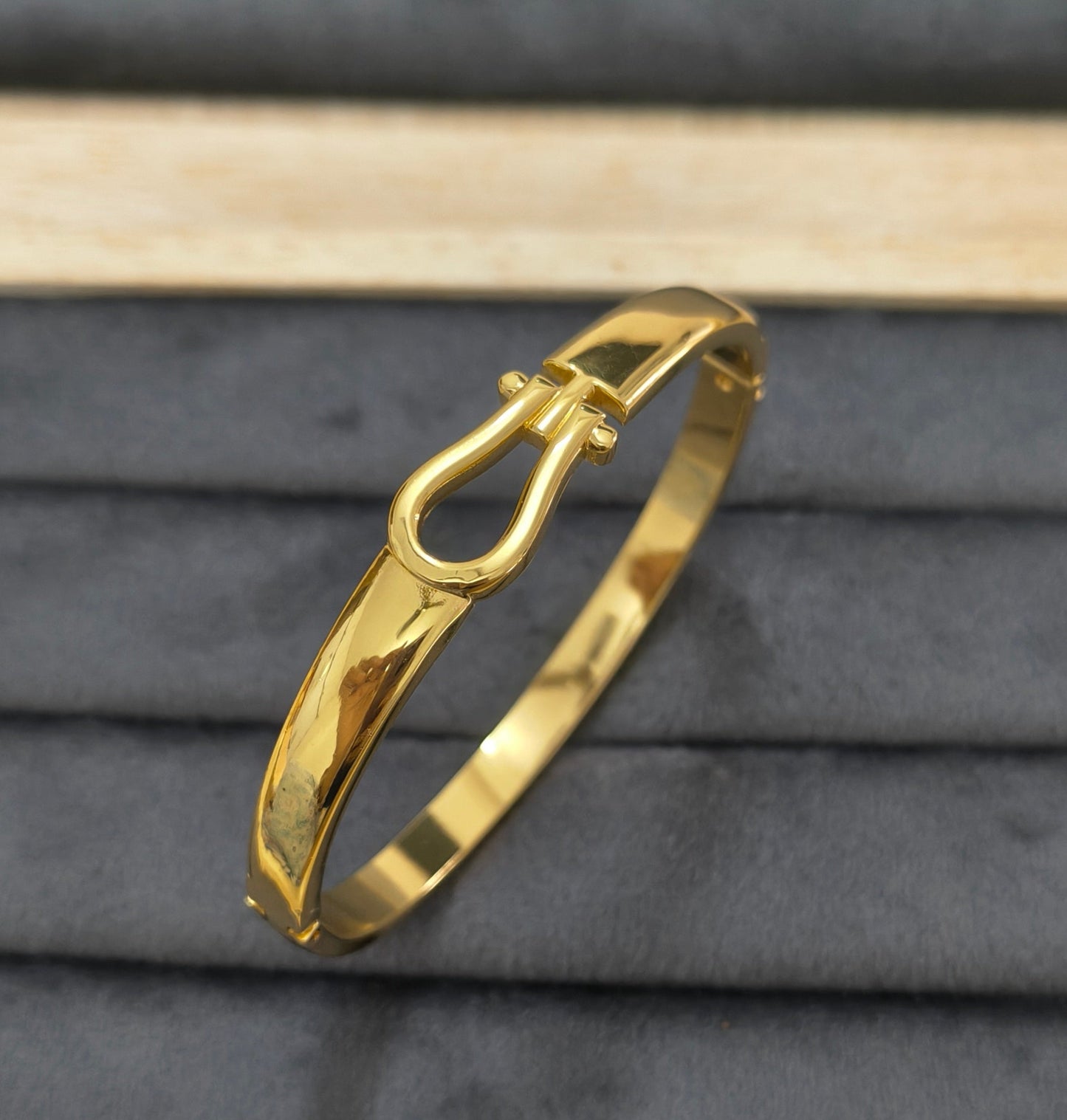 Antitarnish Buckle Clasp Style Bracelet 18K Gold Plated