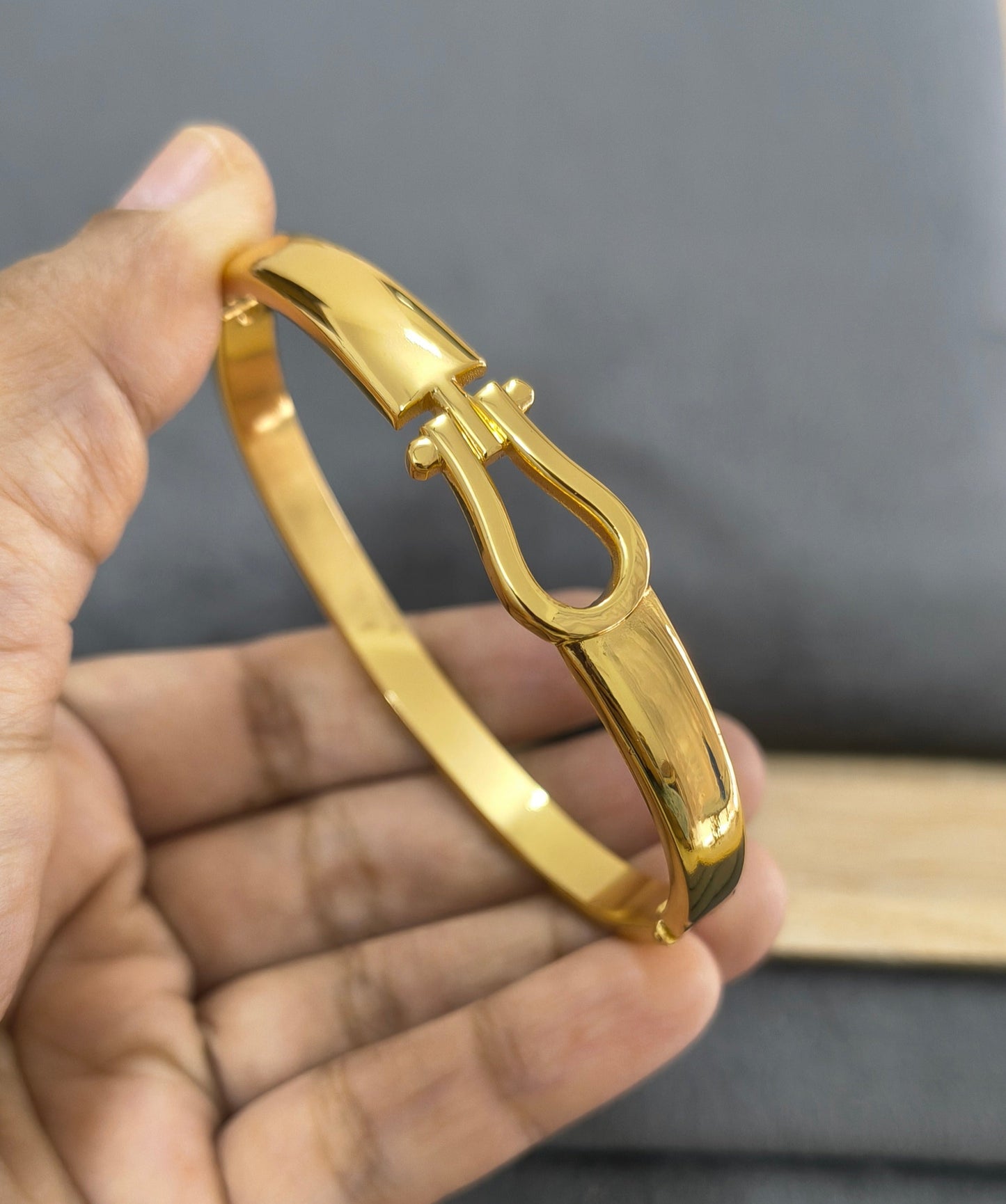 Antitarnish Buckle Clasp Style Bracelet 18K Gold Plated