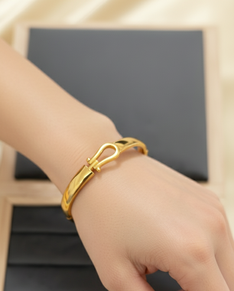 Antitarnish Buckle Clasp Style Bracelet 18K Gold Plated