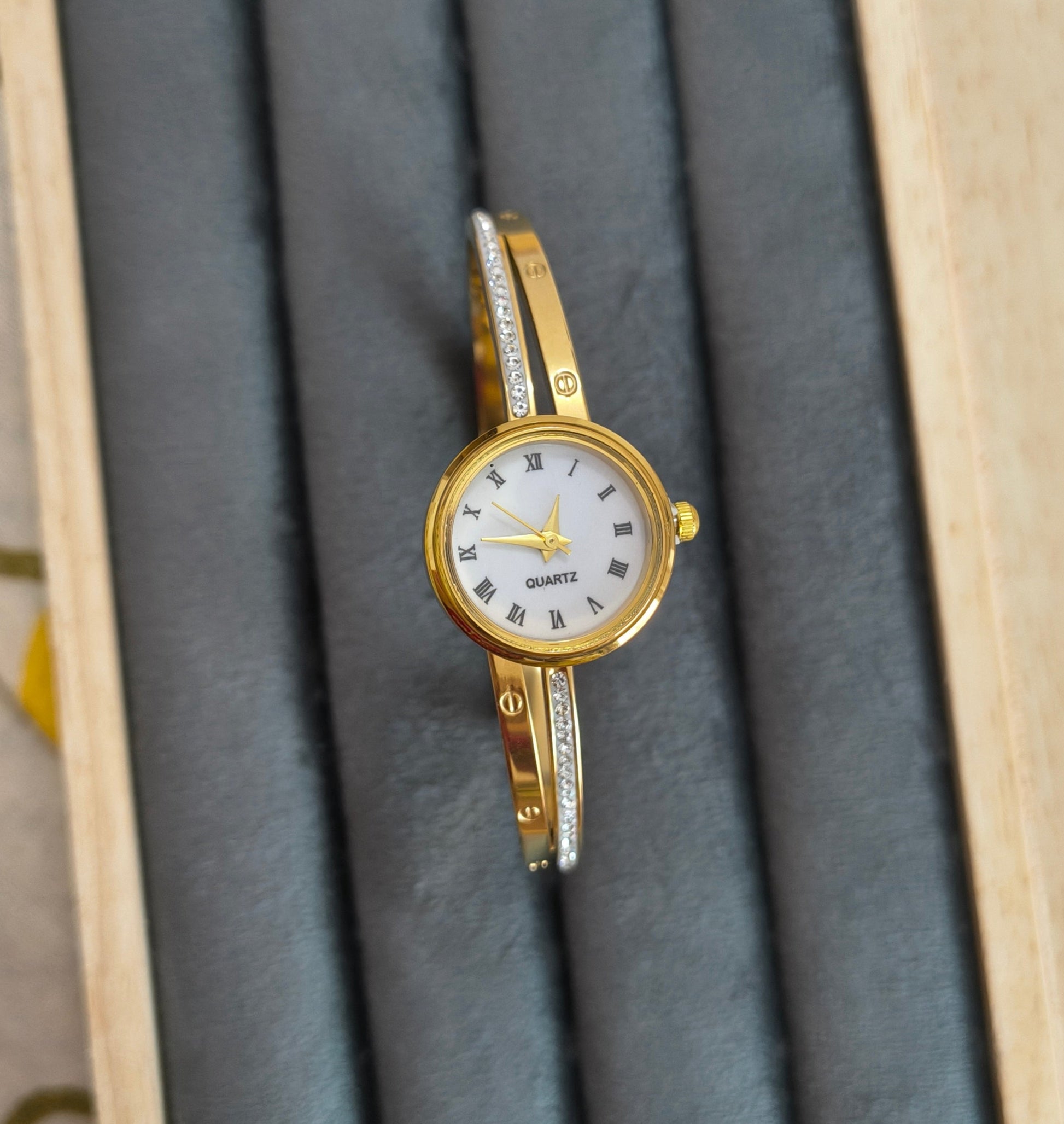 Antitarnish Cartier Style Openable Bracelet Watch 18K Gold Plated