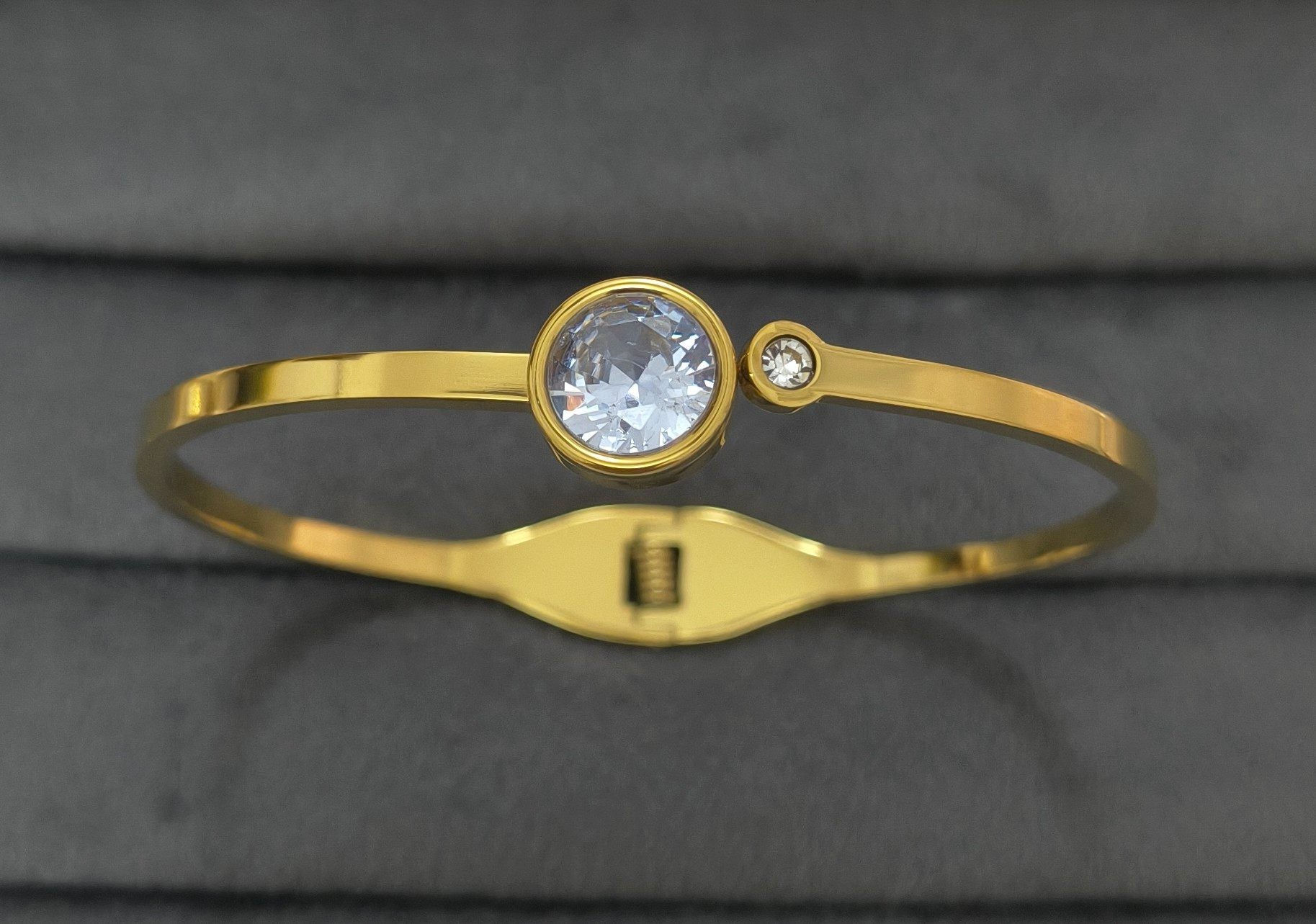 Antitarnish Dainty Stone Studded Bracelet 18K Gold Plated
