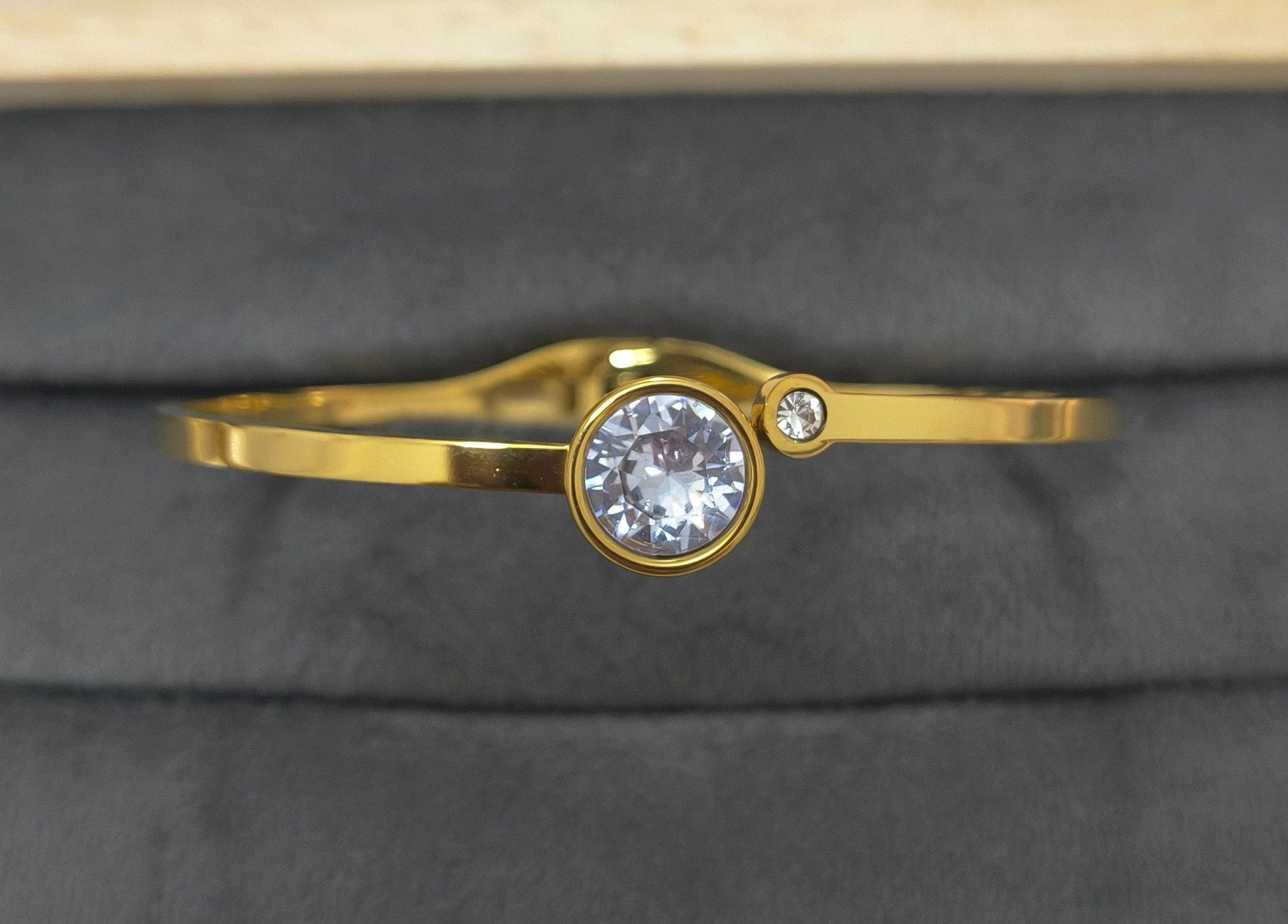 Antitarnish Dainty Stone Studded Bracelet 18K Gold Plated