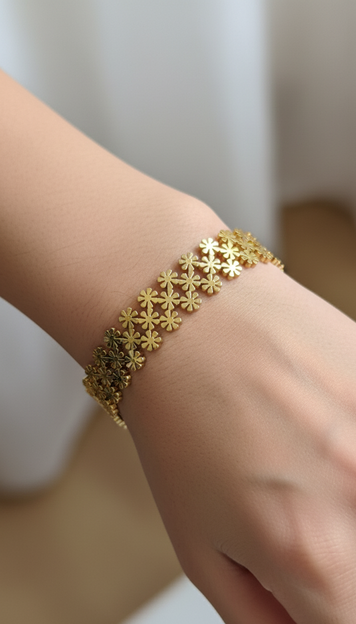 Antitarnish Daisy Floral Bunch Bracelet 18K Gold Plated