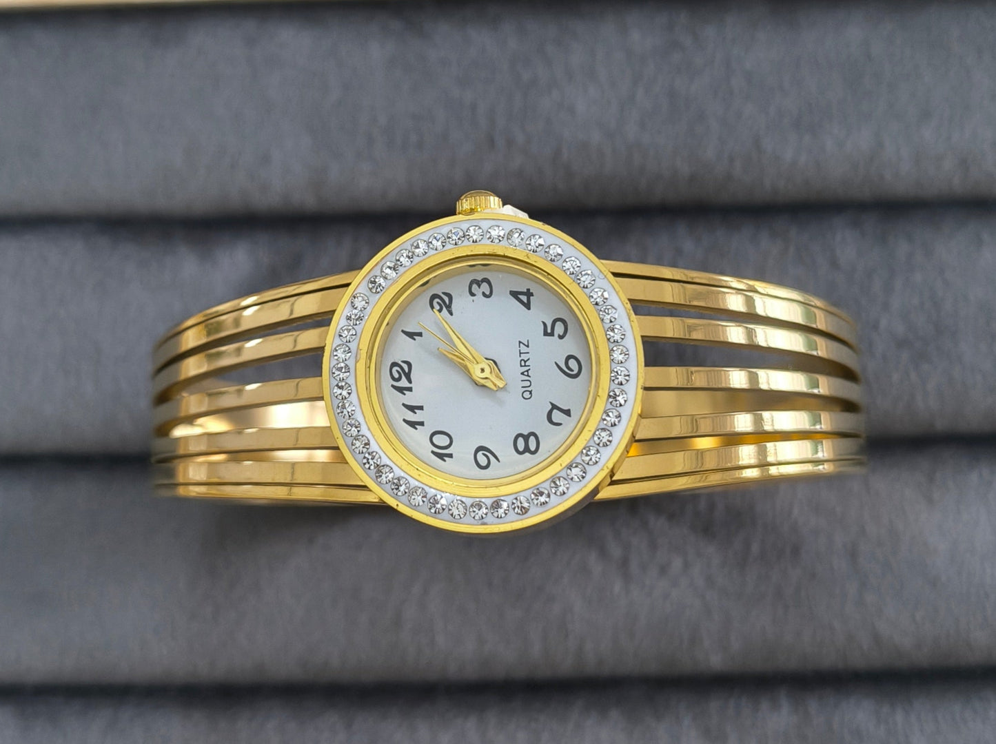 Antitarnish Dazzling Bracelet Wrist Watch 18K Gold Plated