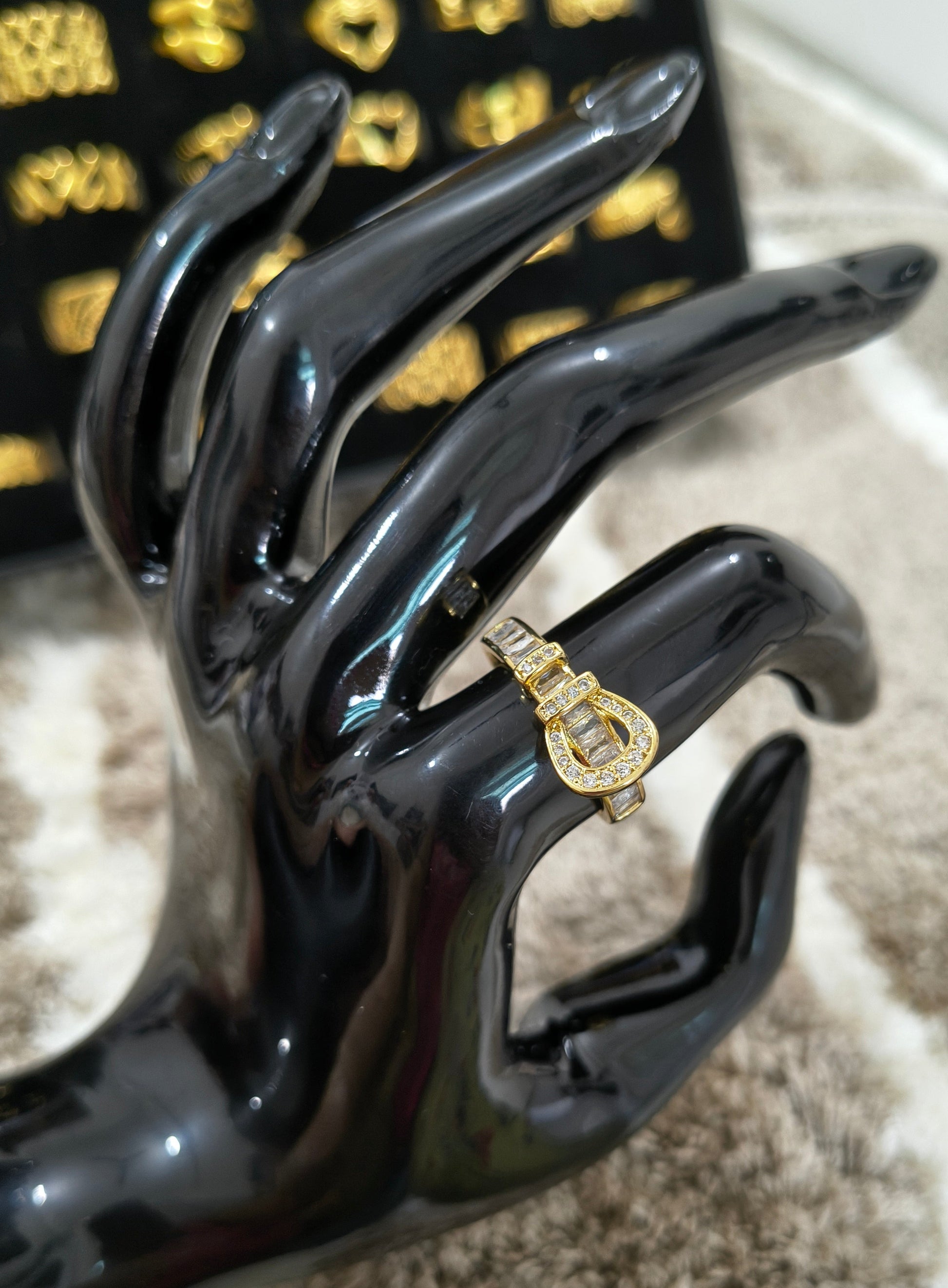Antitarnish Dazzling Buckle Style Ring 18K Gold Plated