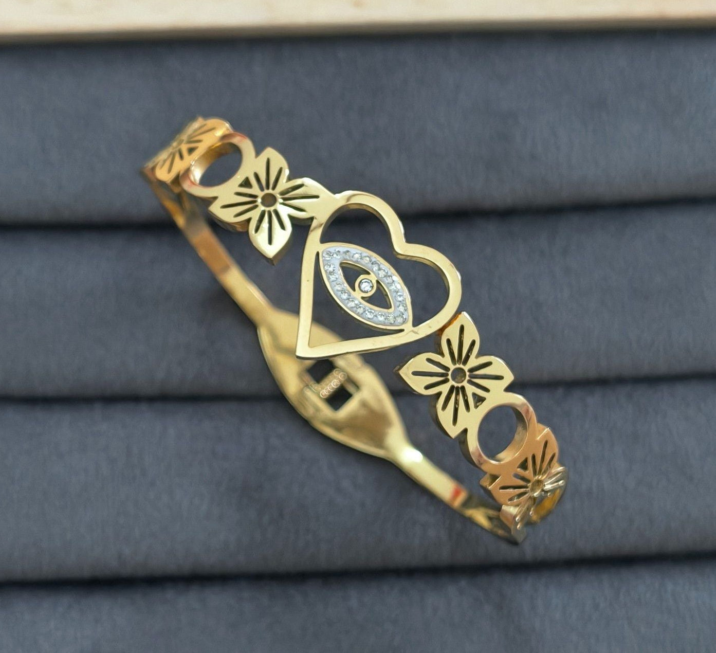 Antitarnish Dazzling Charm Bracelet Bangle 18K Gold Plated