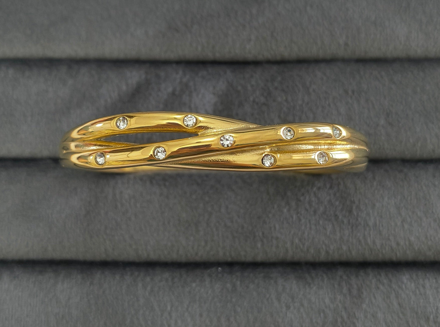 Antitarnish Dazzling Crisscross Bracelet 18K Gold Plated