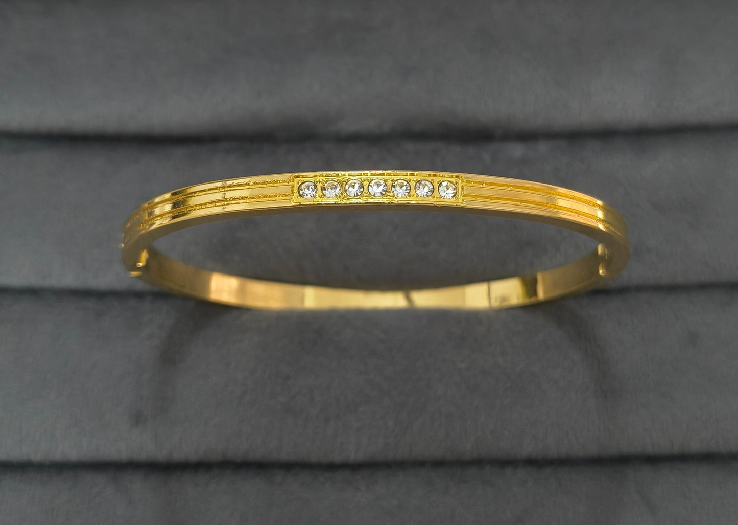 Antitarnish Diamond Charmed Bracelet 18K Gold Plated