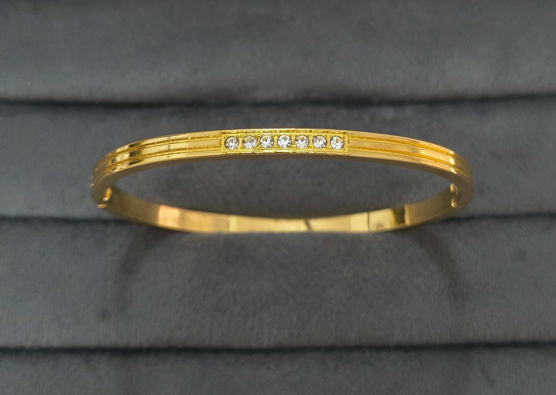 Antitarnish Diamond Charmed Bracelet 18K Gold Plated