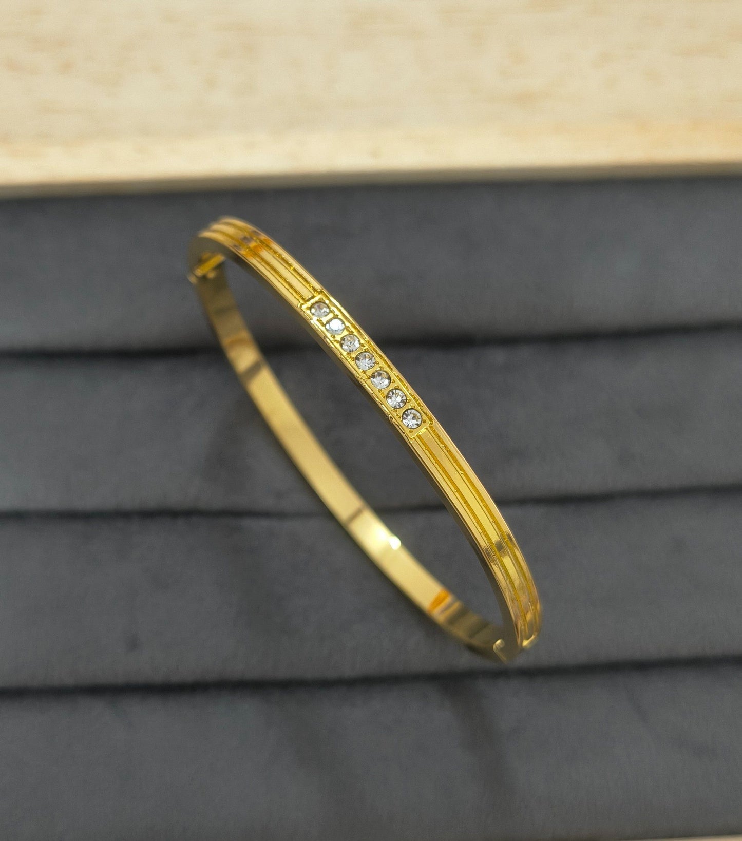 Antitarnish Diamond Charmed Bracelet 18K Gold Plated