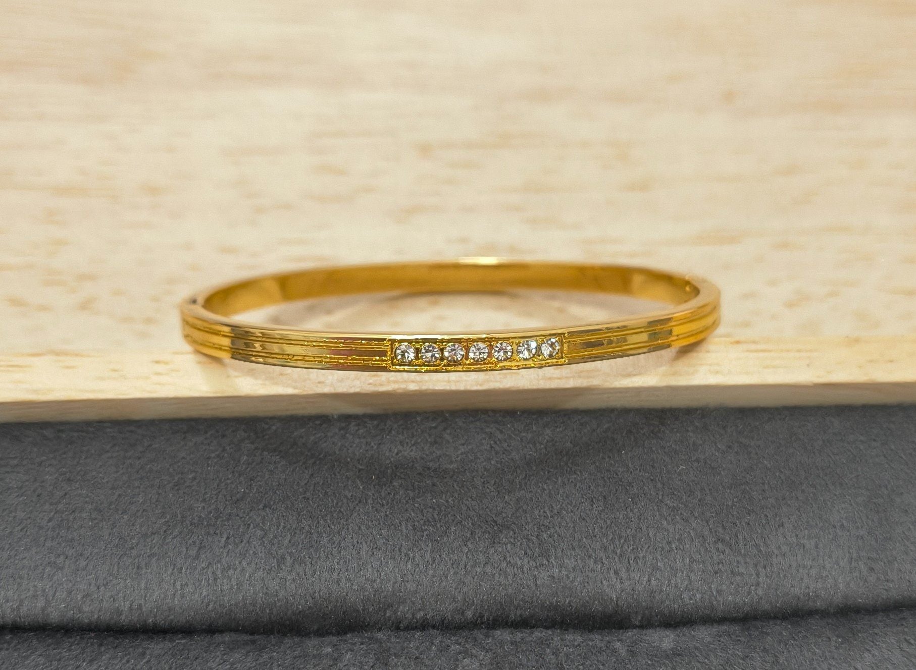 Antitarnish Diamond Charmed Bracelet 18K Gold Plated