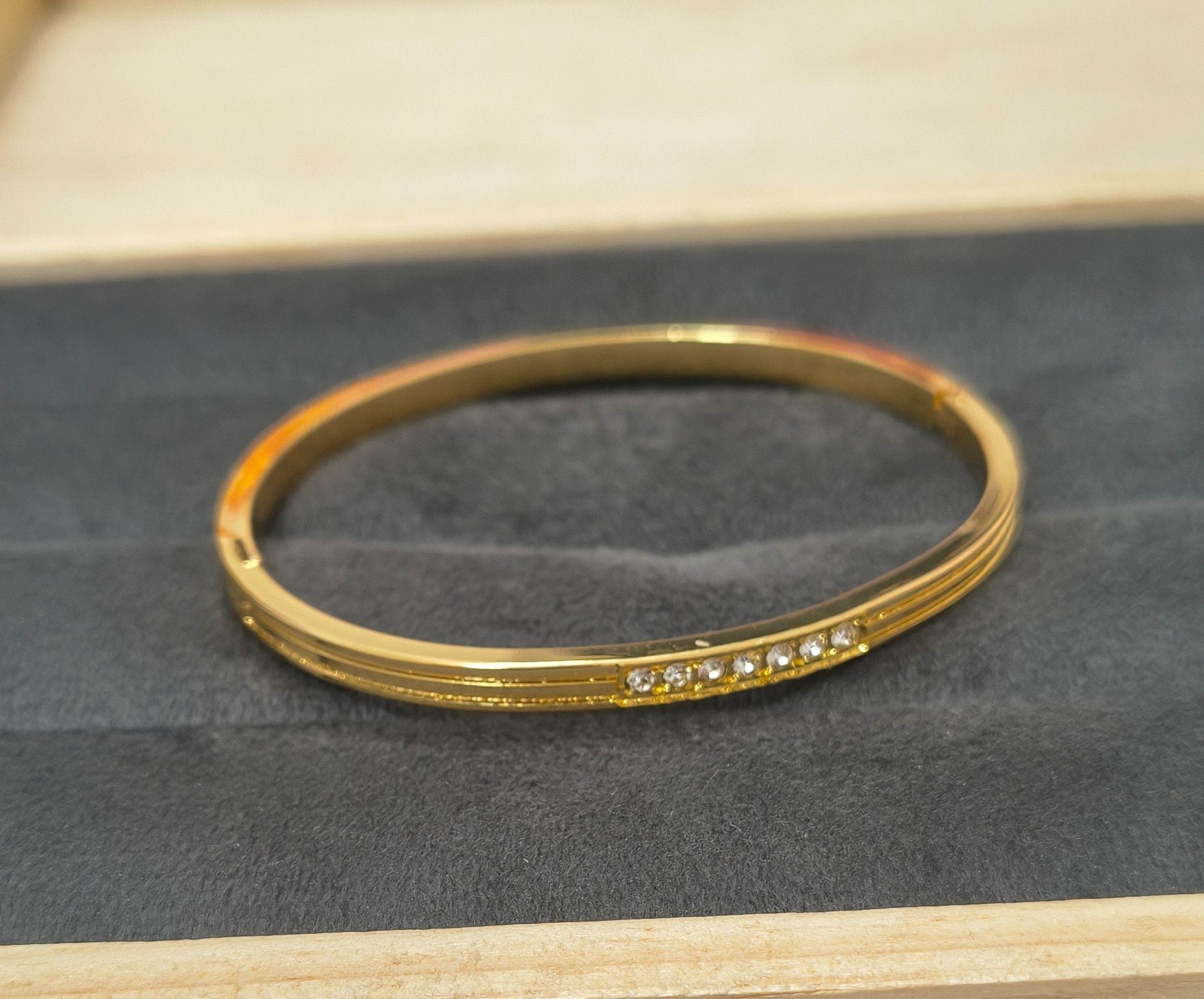 Antitarnish Diamond Charmed Bracelet 18K Gold Plated