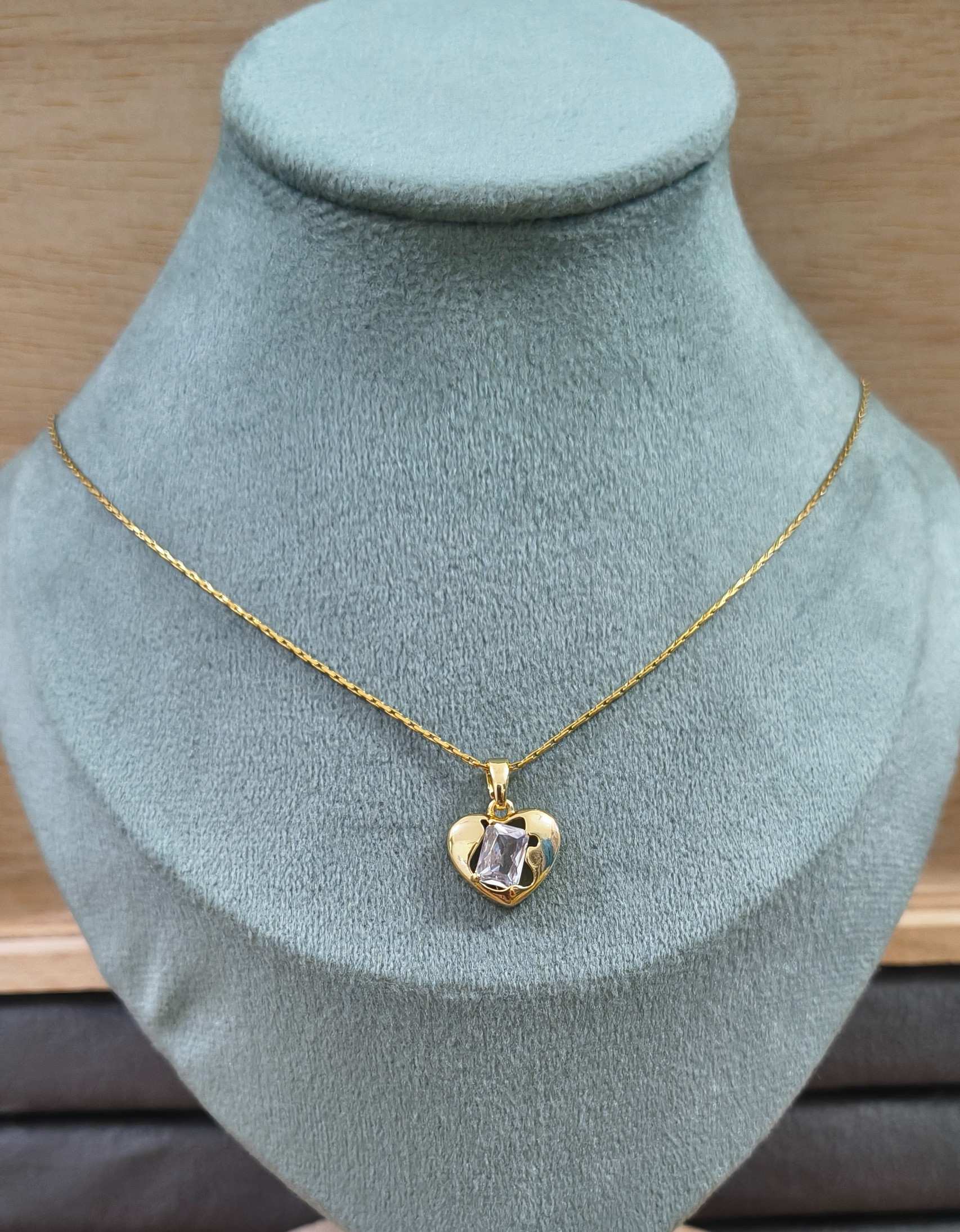 Antitarnish Diamond Heart Pendant Necklace 18K Gold Plated
