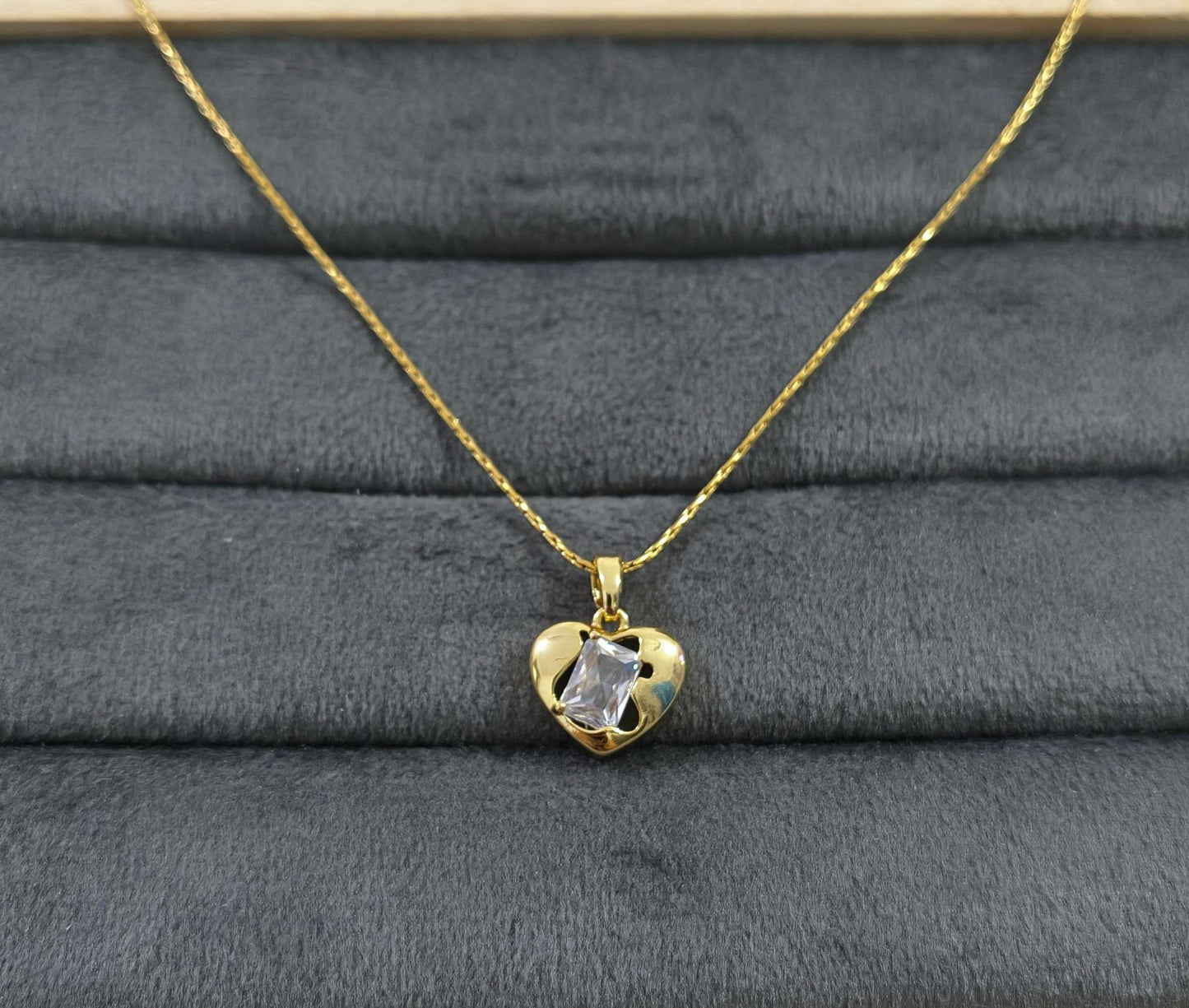 Antitarnish Diamond Heart Pendant Necklace 18K Gold Plated