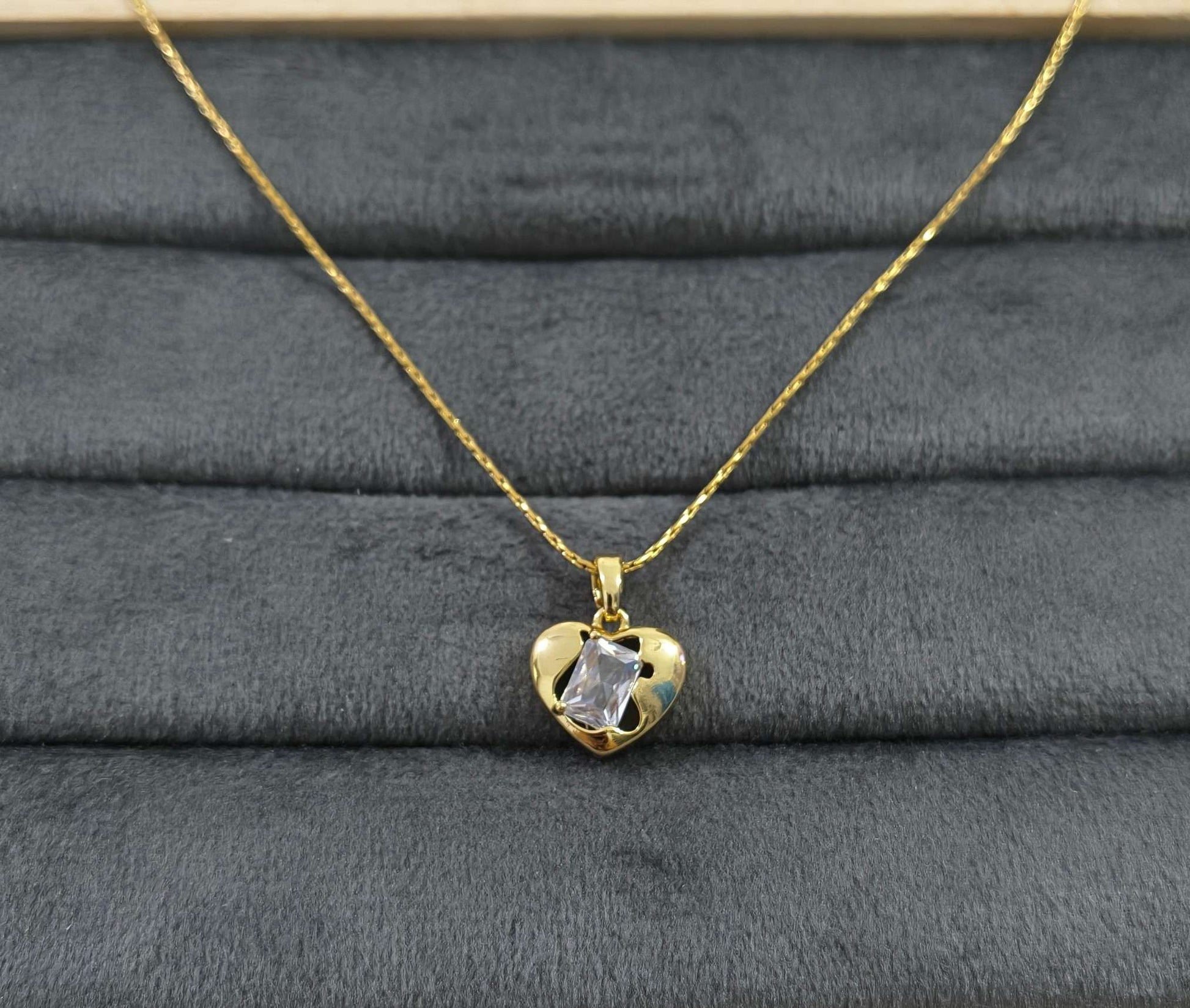 Antitarnish Diamond Heart Pendant Necklace 18K Gold Plated
