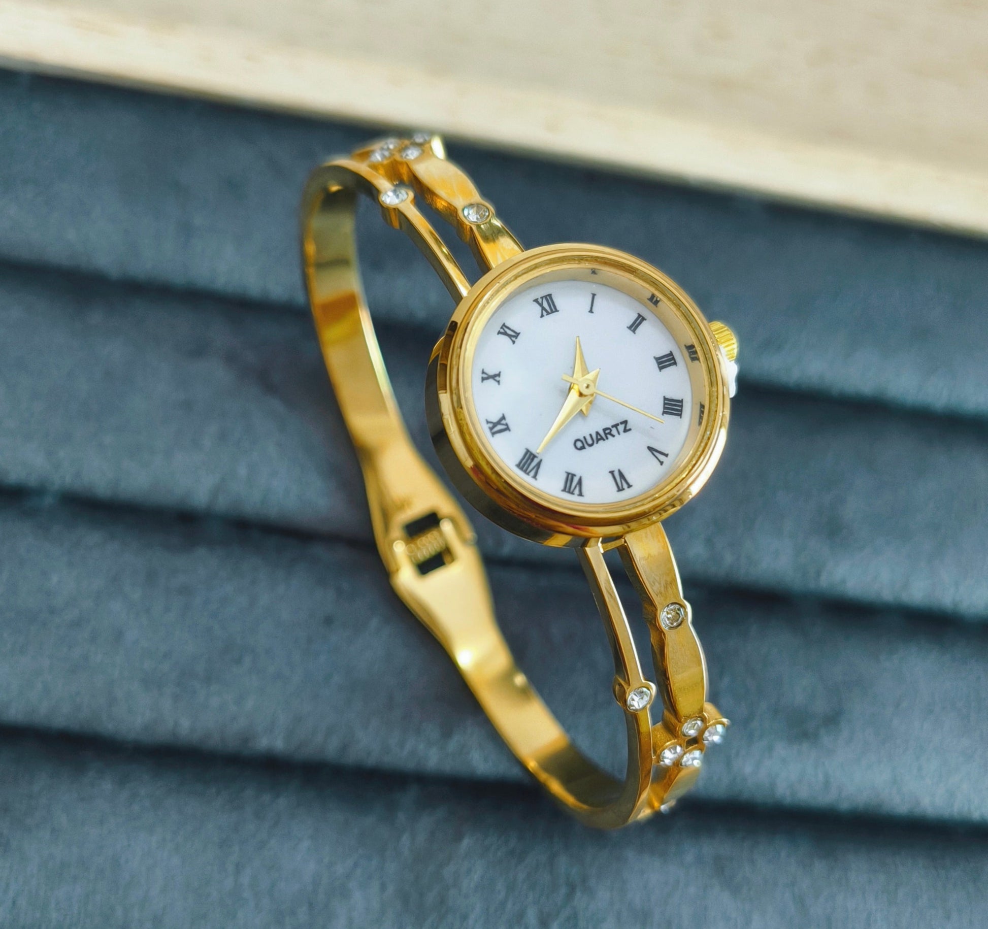 Antitarnish Diamond Studded Openable Bracelet Watch 18K Gold Plated