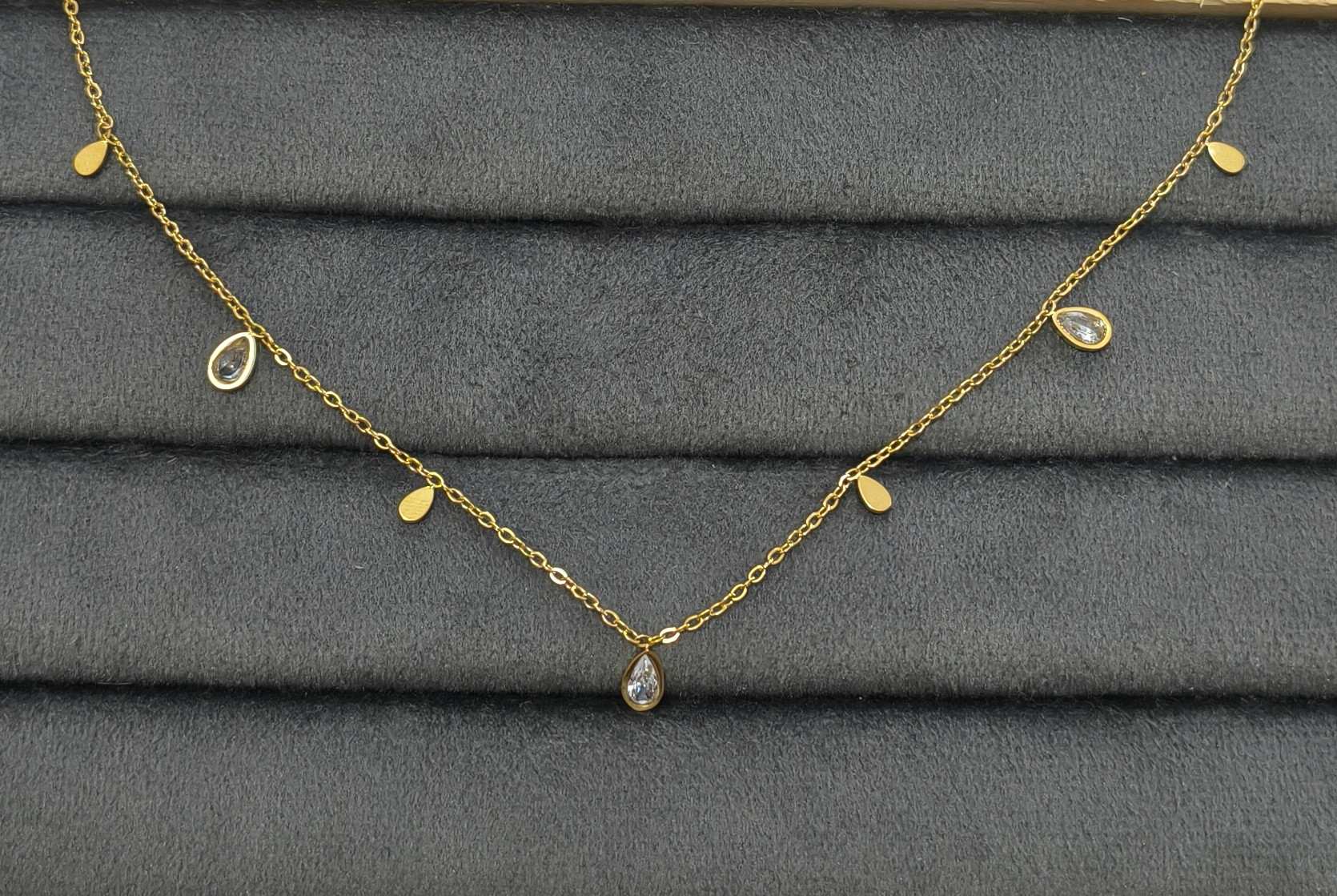 Antitarnish Diamonds and Golden Drops Necklace 18K Gold Plated