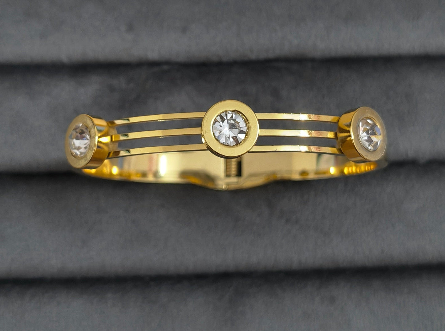 Antitarnish Divine Sparkle Stone Bracelet 18K Gold Plated