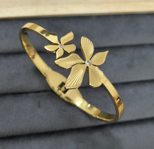 Antitarnish Double Flower Cuff Bracelet 18K Gold Plated