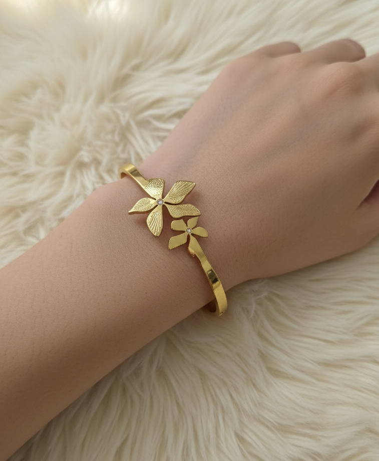 Antitarnish Double Flower Cuff Bracelet 18K Gold Plated