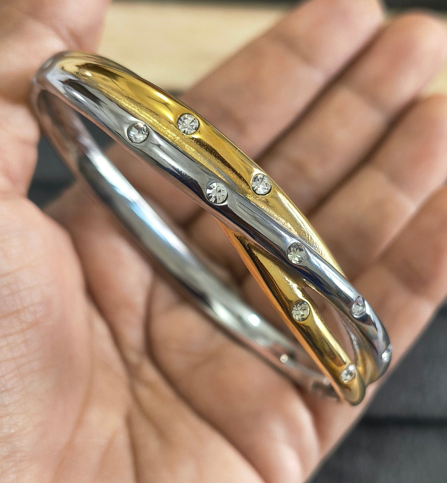 Antitarnish Dual Tone Crisscross Bracelet 18K Gold Plated