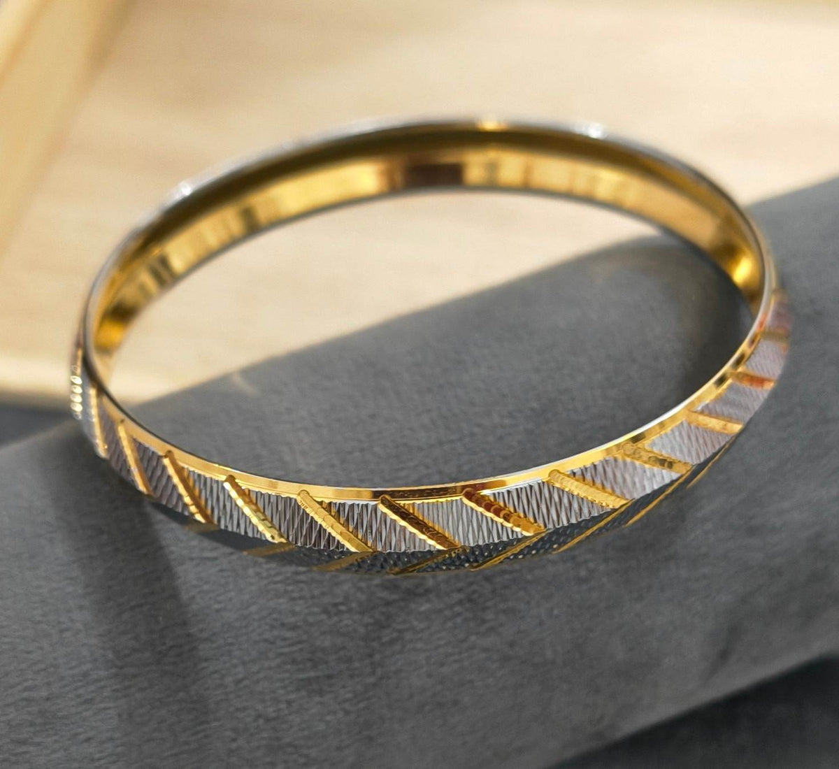 Antitarnish Dual Tone Textured Punjabi Kada Bracelet