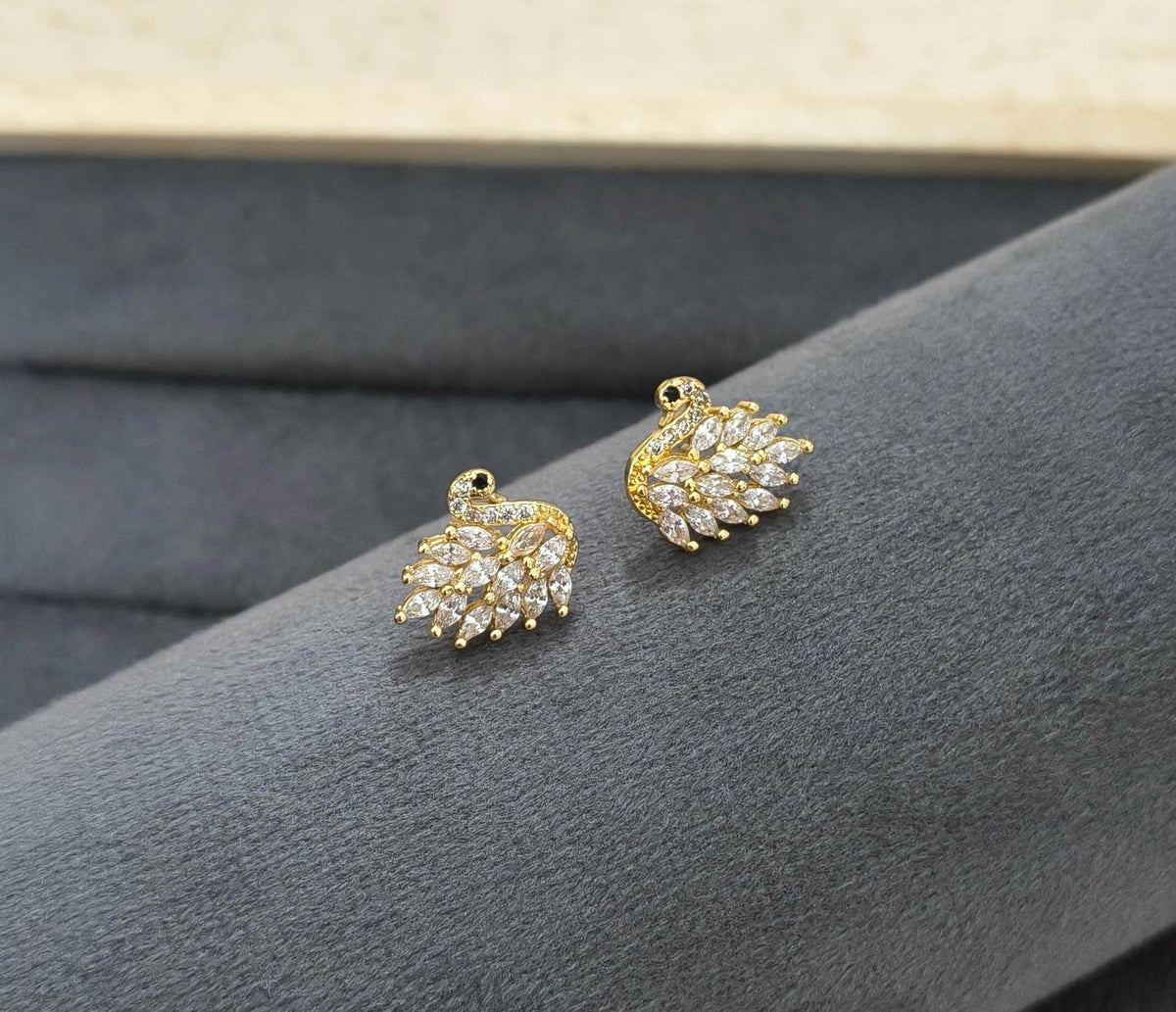 Antitarnish Earring Mini Swan Studs 18K Gold Plated