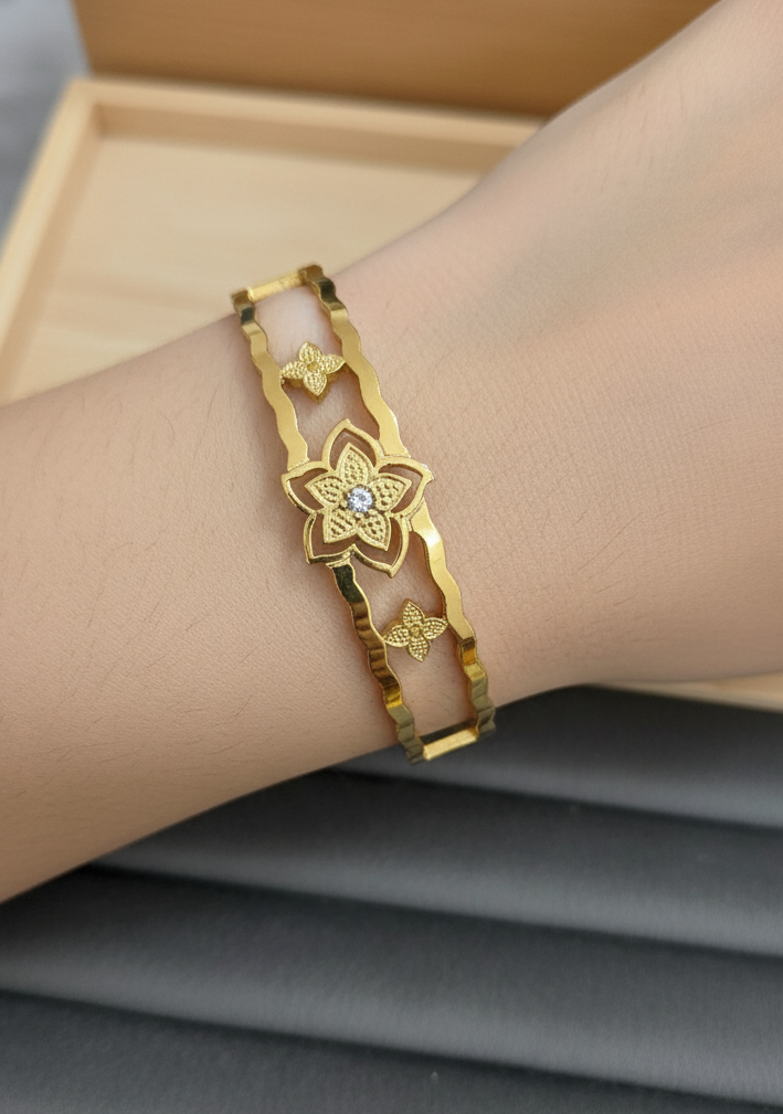 Antitarnish Fancy Floral Bracelet 18K Gold Plated