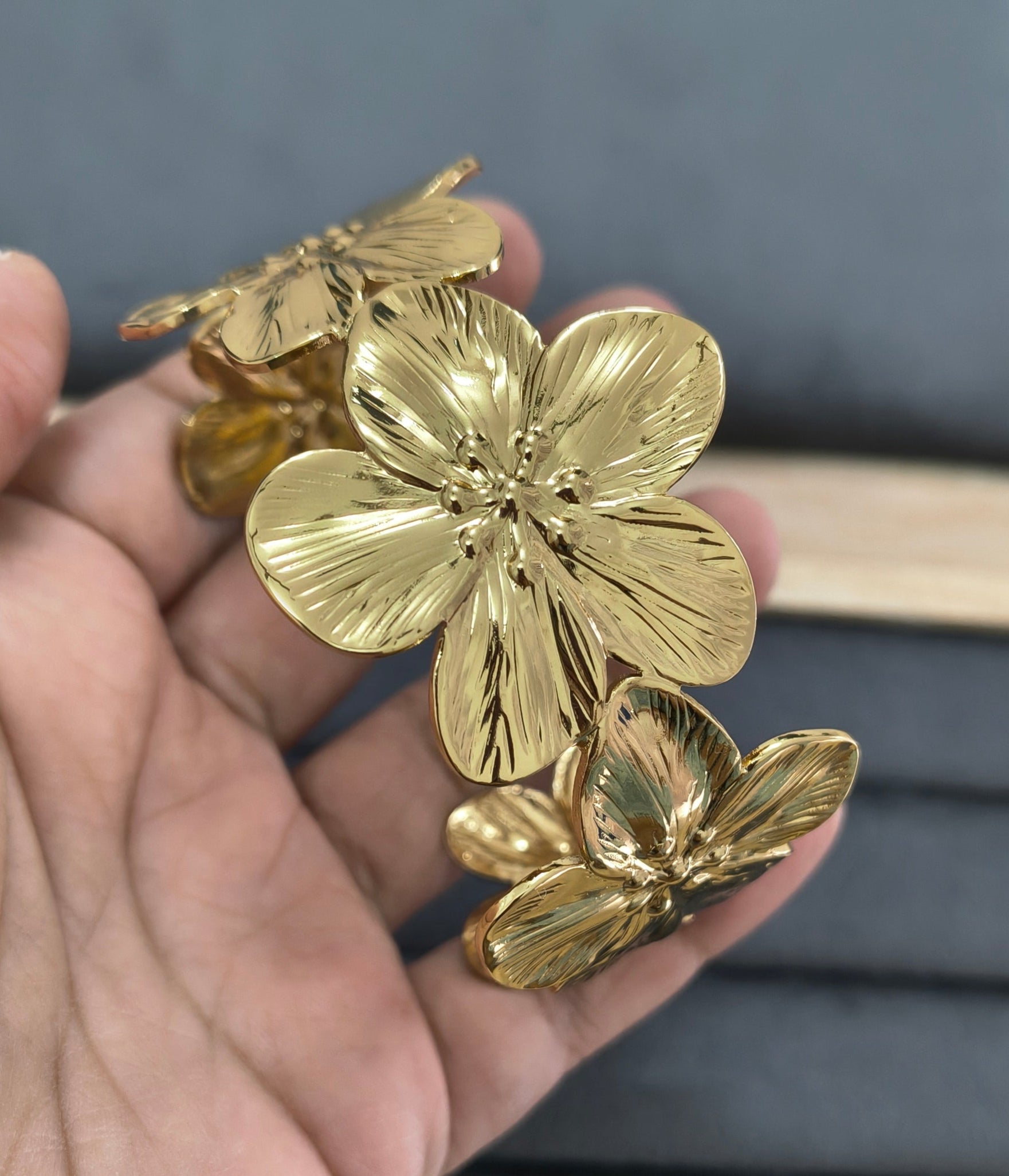 Antitarnish Floral Open Cuff Bracelet 18K Gold Plated