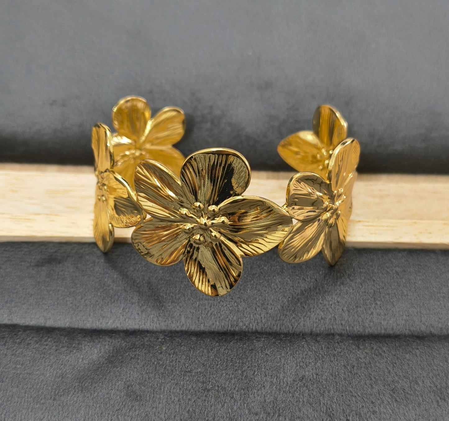 Antitarnish Floral Open Cuff Bracelet 18K Gold Plated