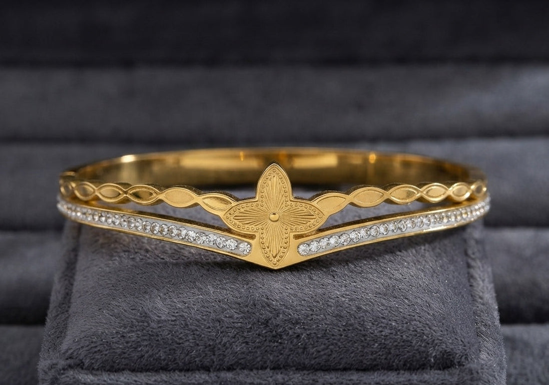 Antitarnish Floral Stone Studded Bracelet 18K Gold Plated