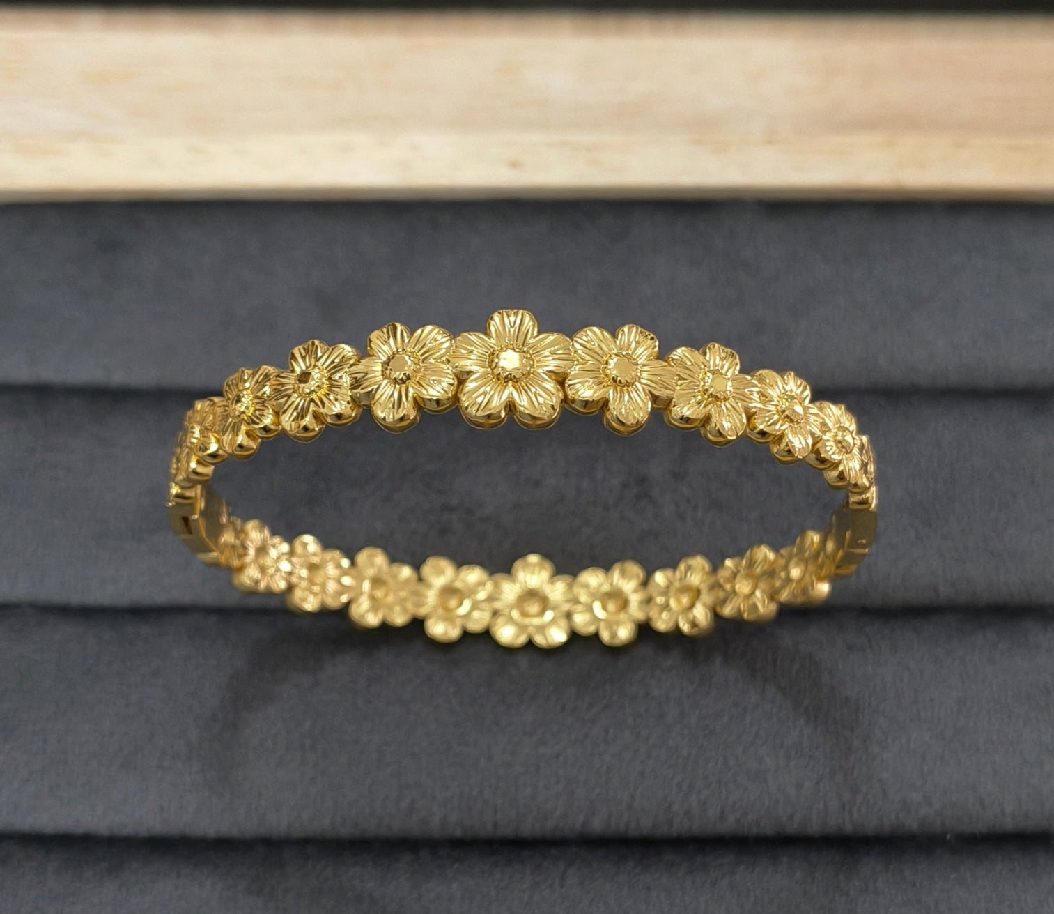 Antitarnish Full Circle Floral Bracelet 18K Gold Plated