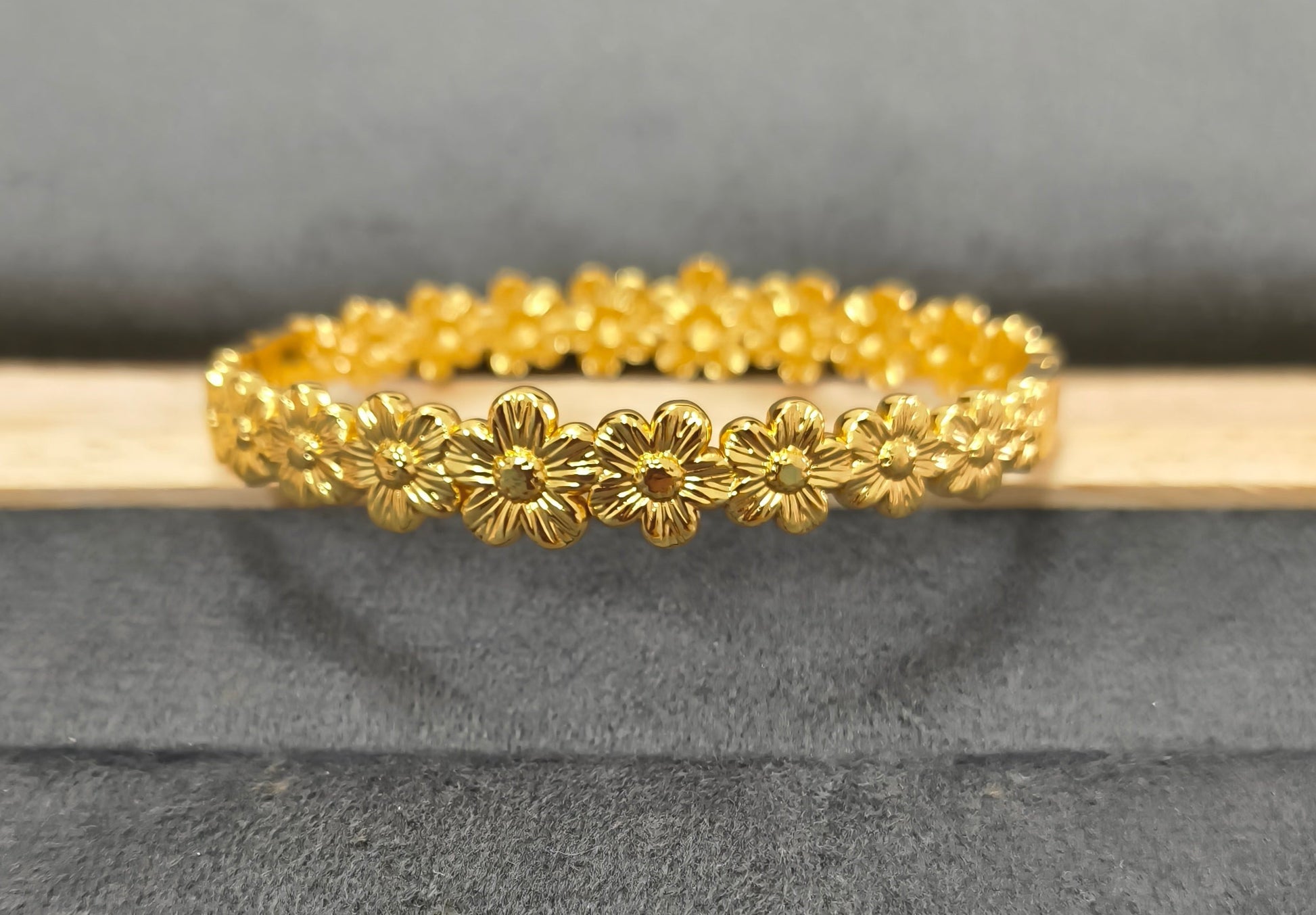 Antitarnish Full Circle Floral Bracelet 18K Gold Plated