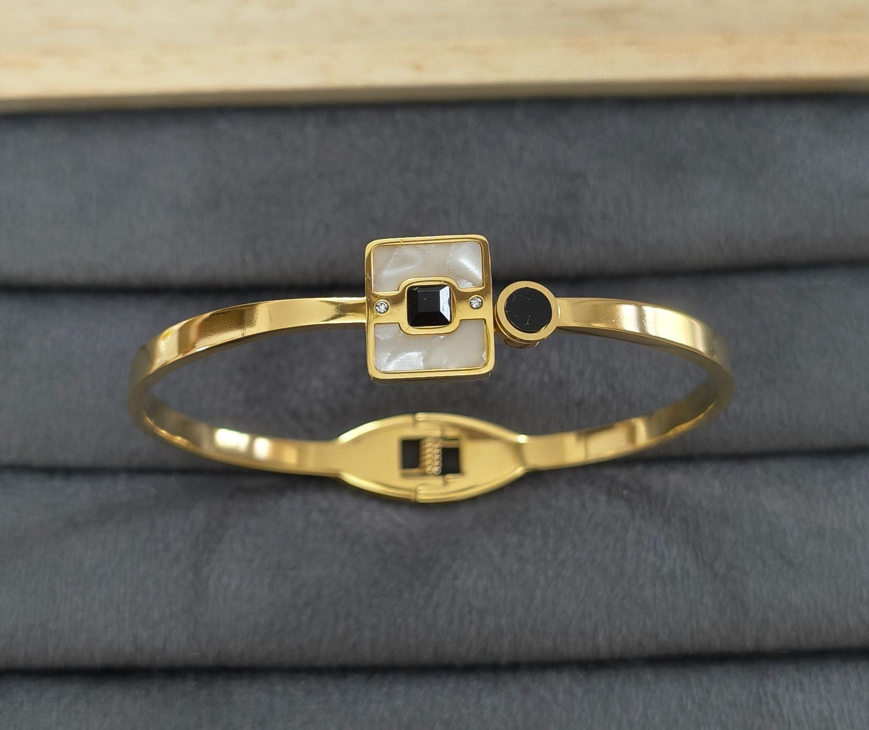 Antitarnish Geometric Shape Bracelet 18K Gold Plated