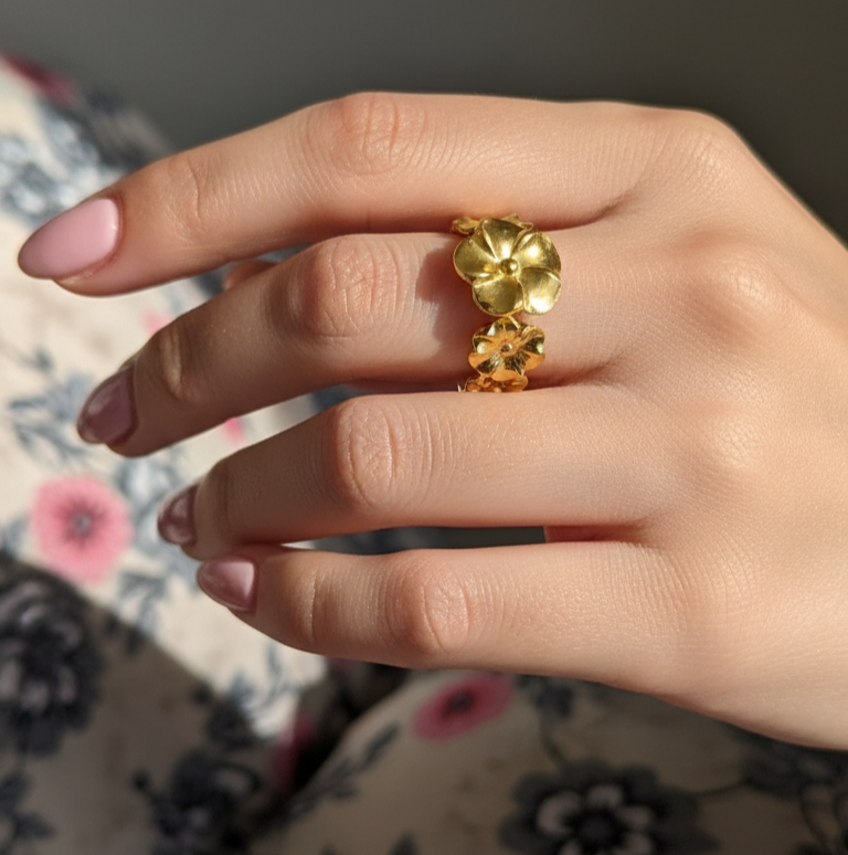 Antitarnish Golden Classic Floral Ring 18K Gold Plated
