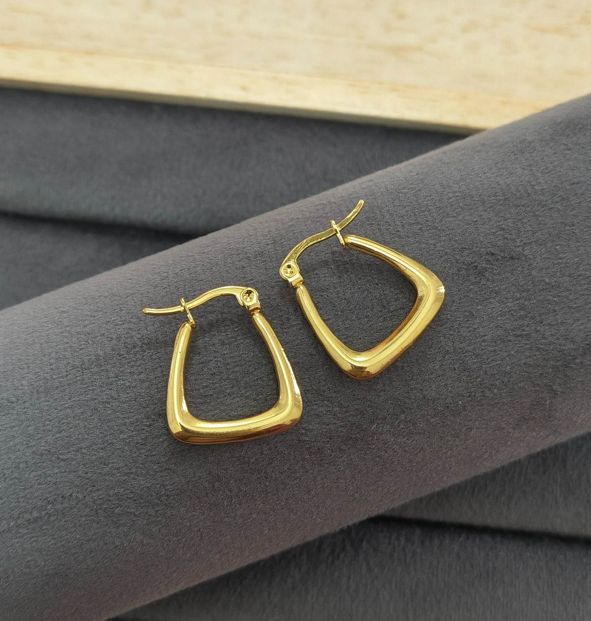 Antitarnish Golden Geometric Hoop Earrings 18K Gold Plated