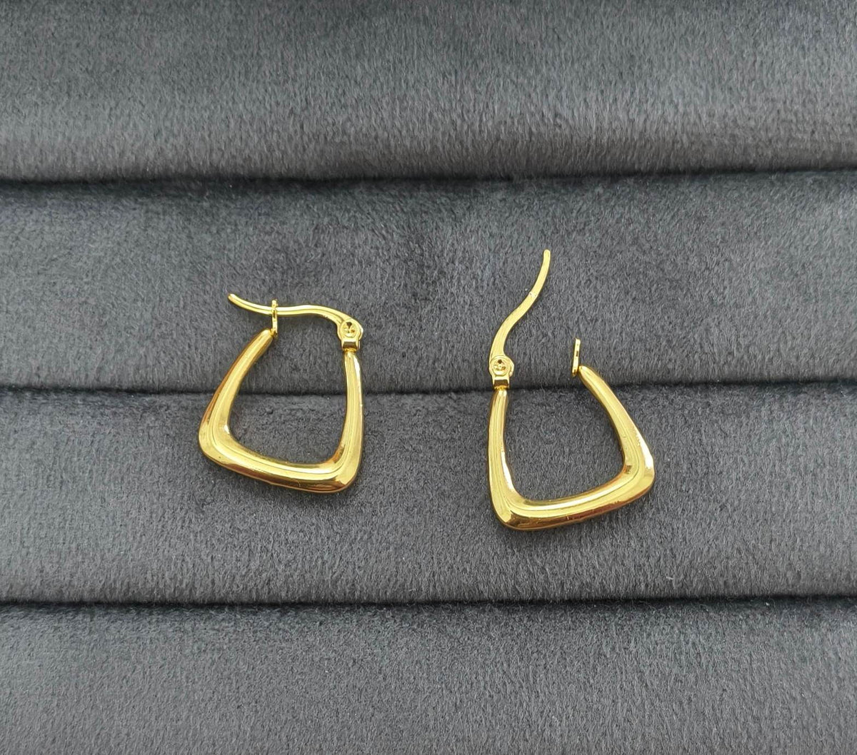 Antitarnish Golden Geometric Hoop Earrings 18K Gold Plated