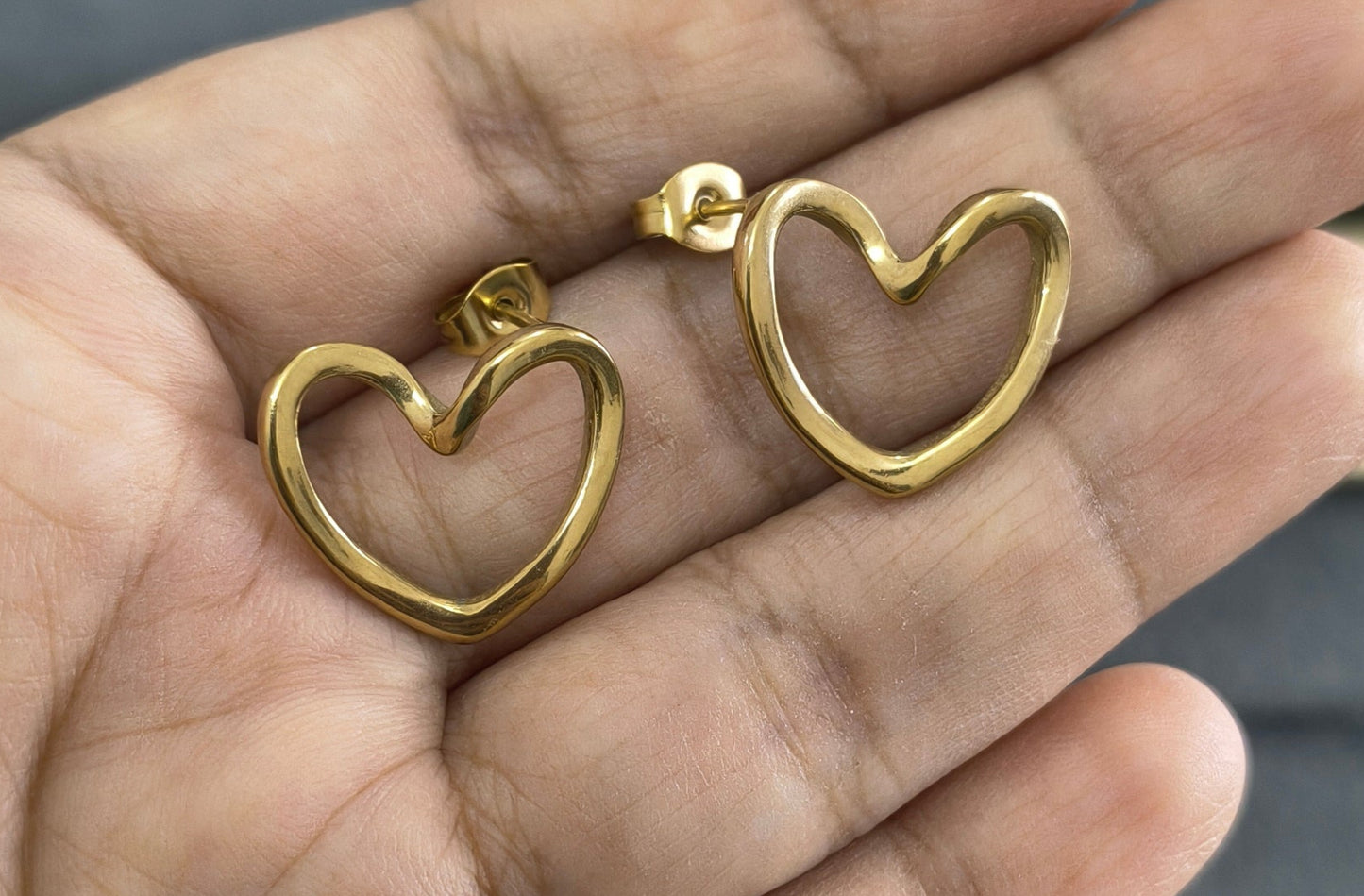 Antitarnish Hollow Heart Stud Earrings 18K Gold Plated