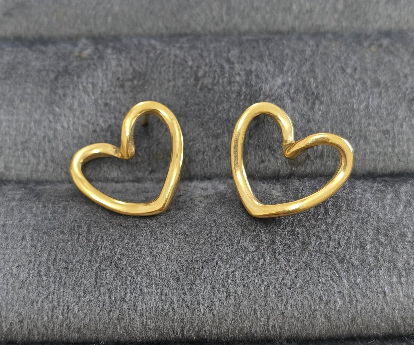 Antitarnish Hollow Heart Stud Earrings 18K Gold Plated