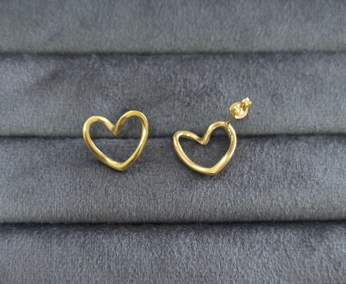 Antitarnish Hollow Heart Stud Earrings 18K Gold Plated