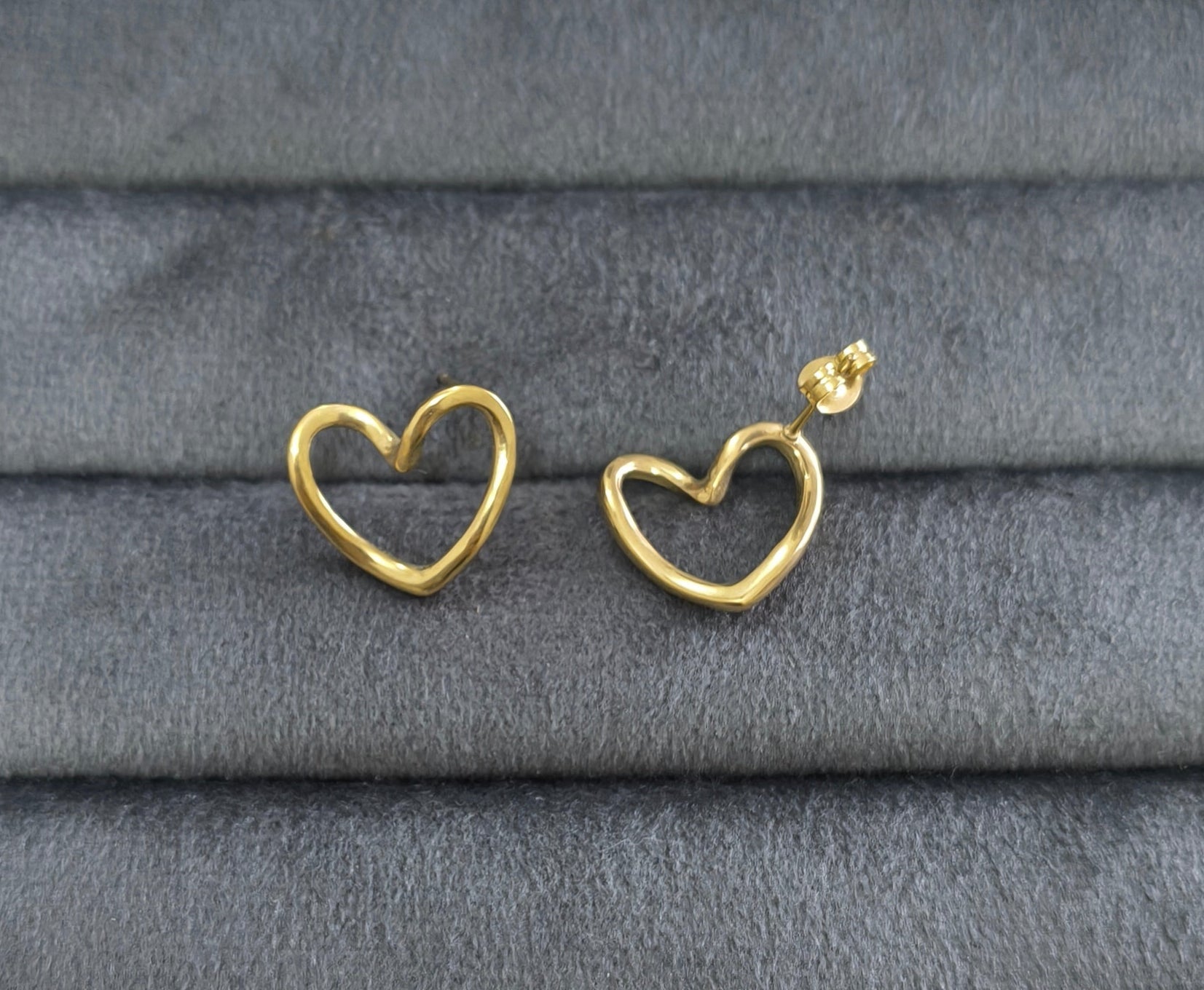 Antitarnish Hollow Heart Stud Earrings 18K Gold Plated