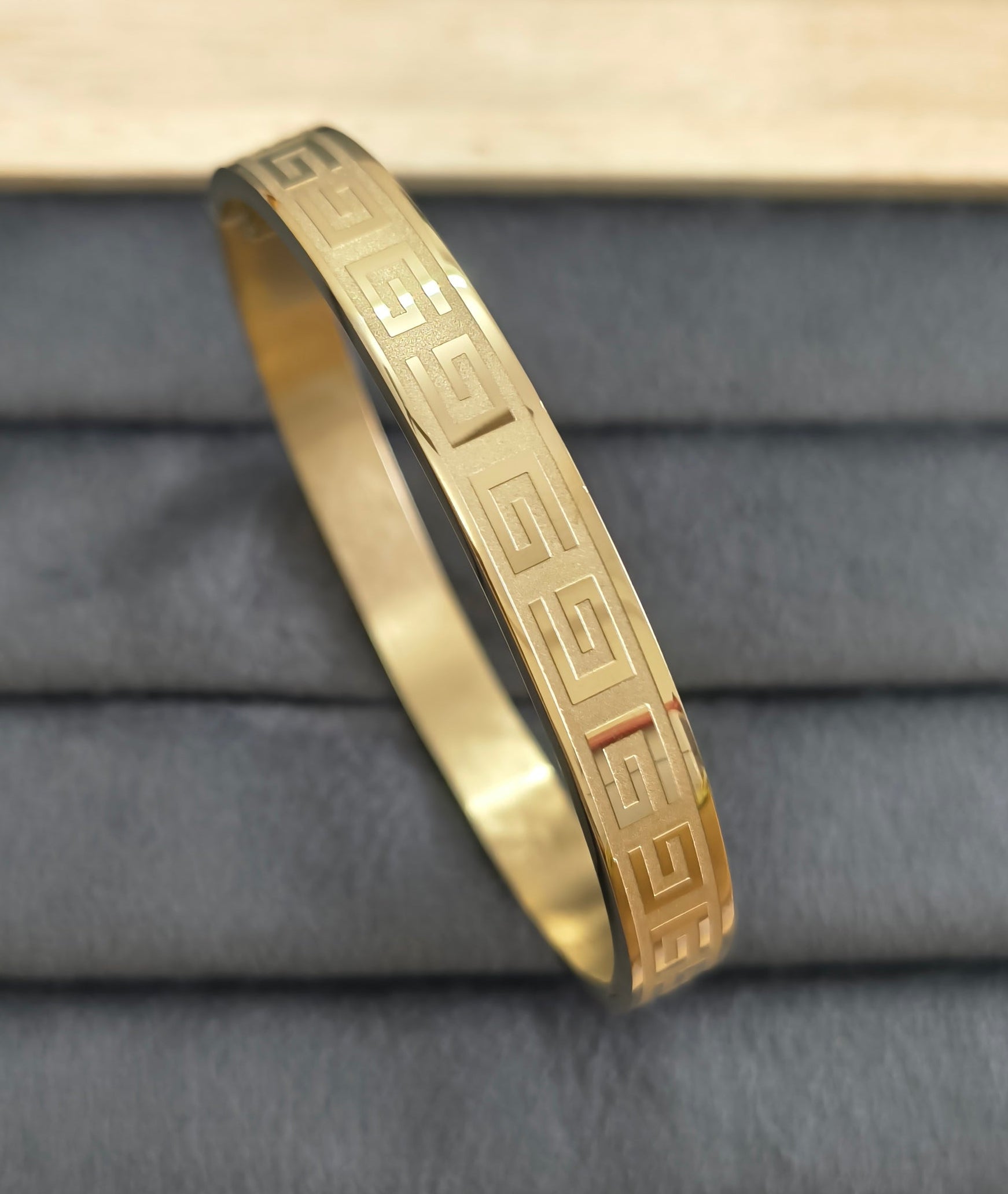 Antitarnish Men's Bracelet 18K Gold Plated G Pattern