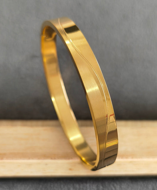 Antitarnish Men's Bracelet 18K Gold Plated Wavy Pattern