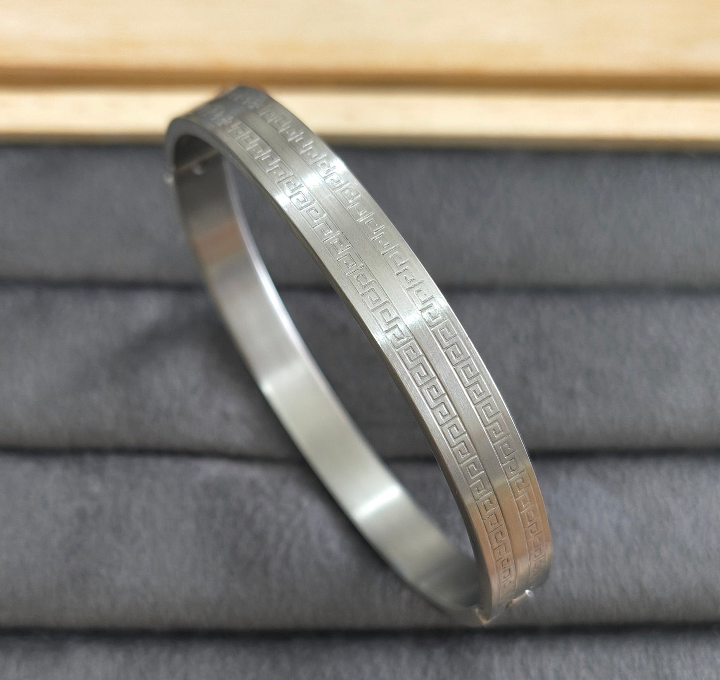 Antitarnish Men's Bracelet Silver Plated Linear Pattern