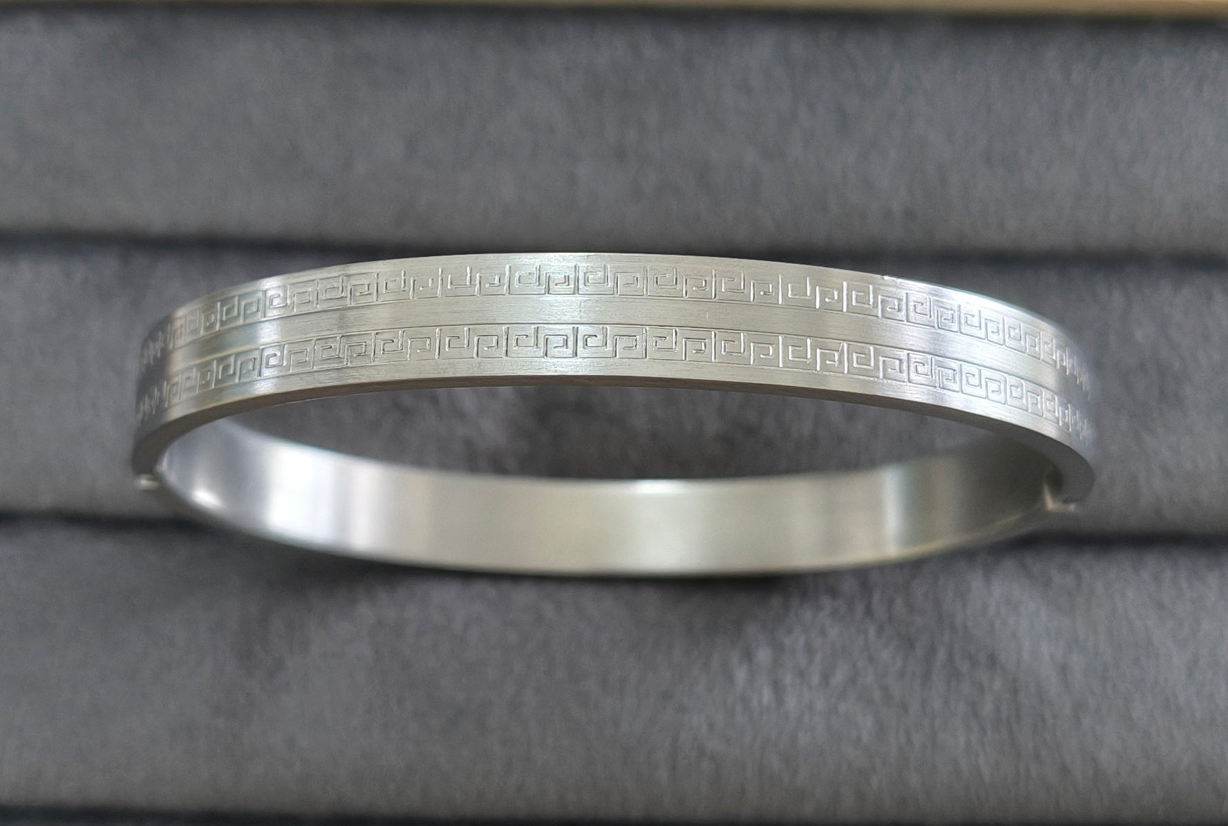 Antitarnish Men's Bracelet Silver Plated Linear Pattern